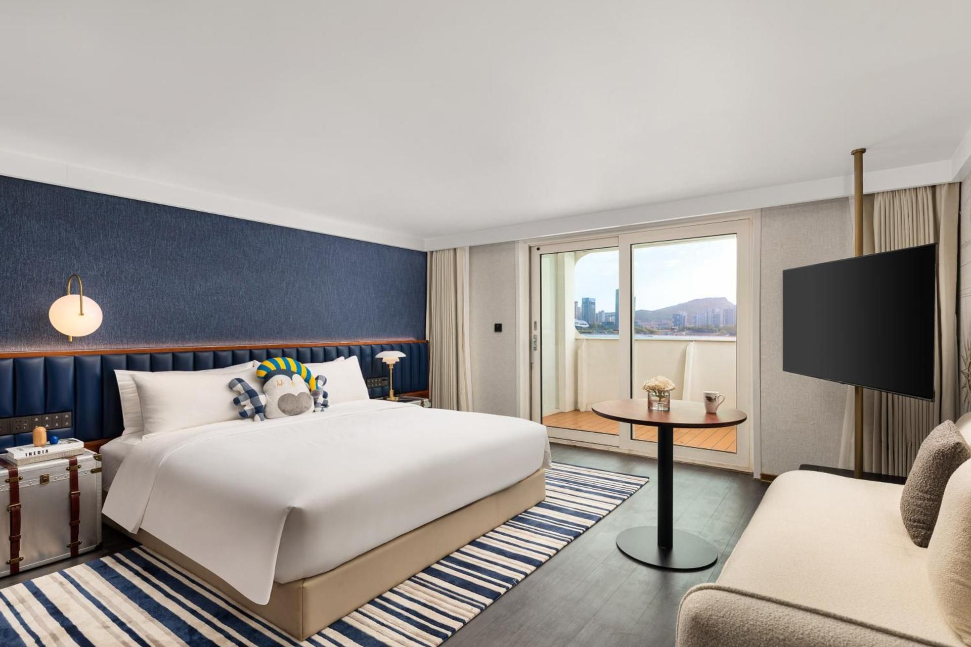 Standard Queen Room with Sea View