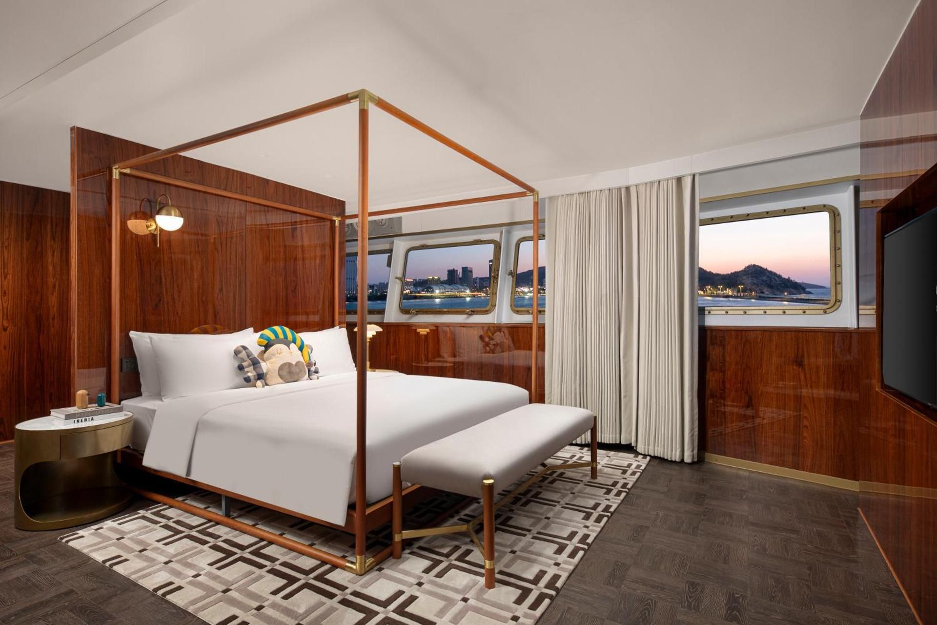 King Suite