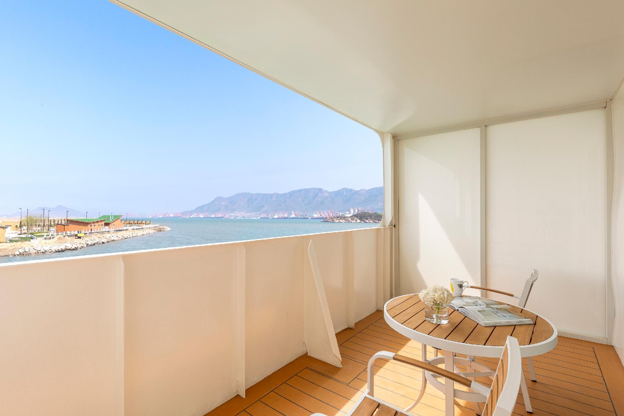 1 King Premium Sea View