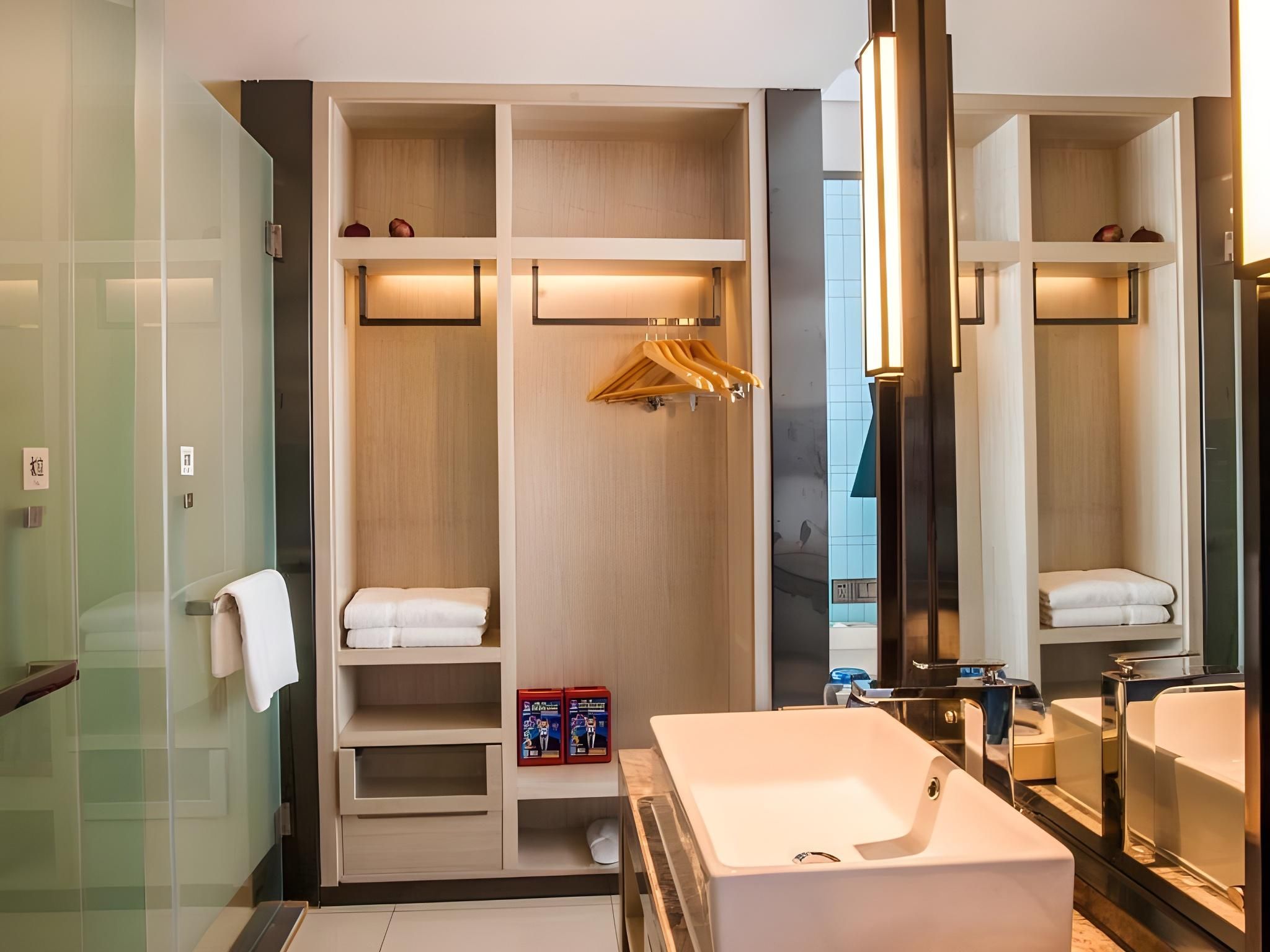 Twin Deluxe Room