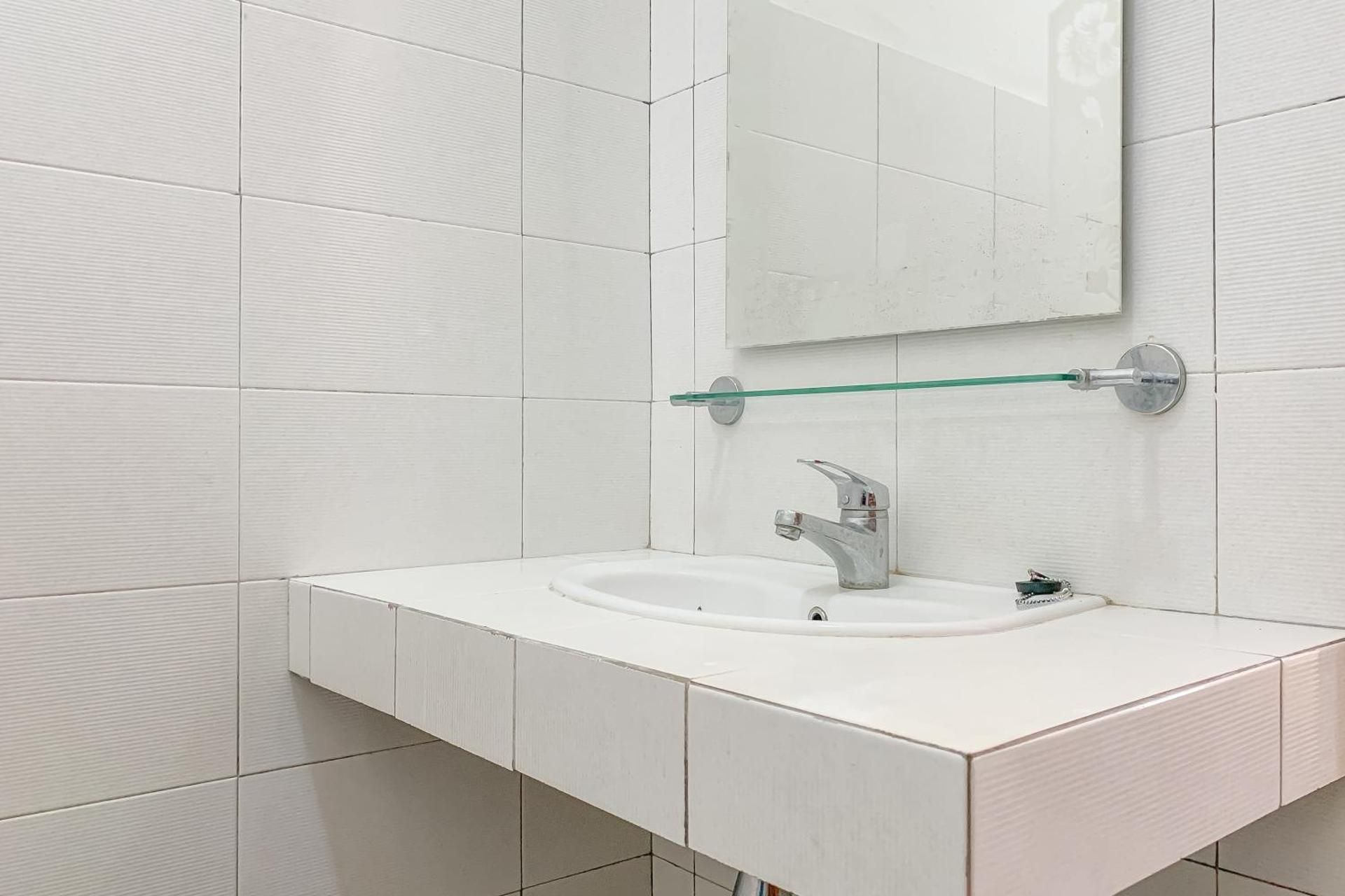 RedDoorz Syariah @ Kadungora Garut Deluxe Room 2