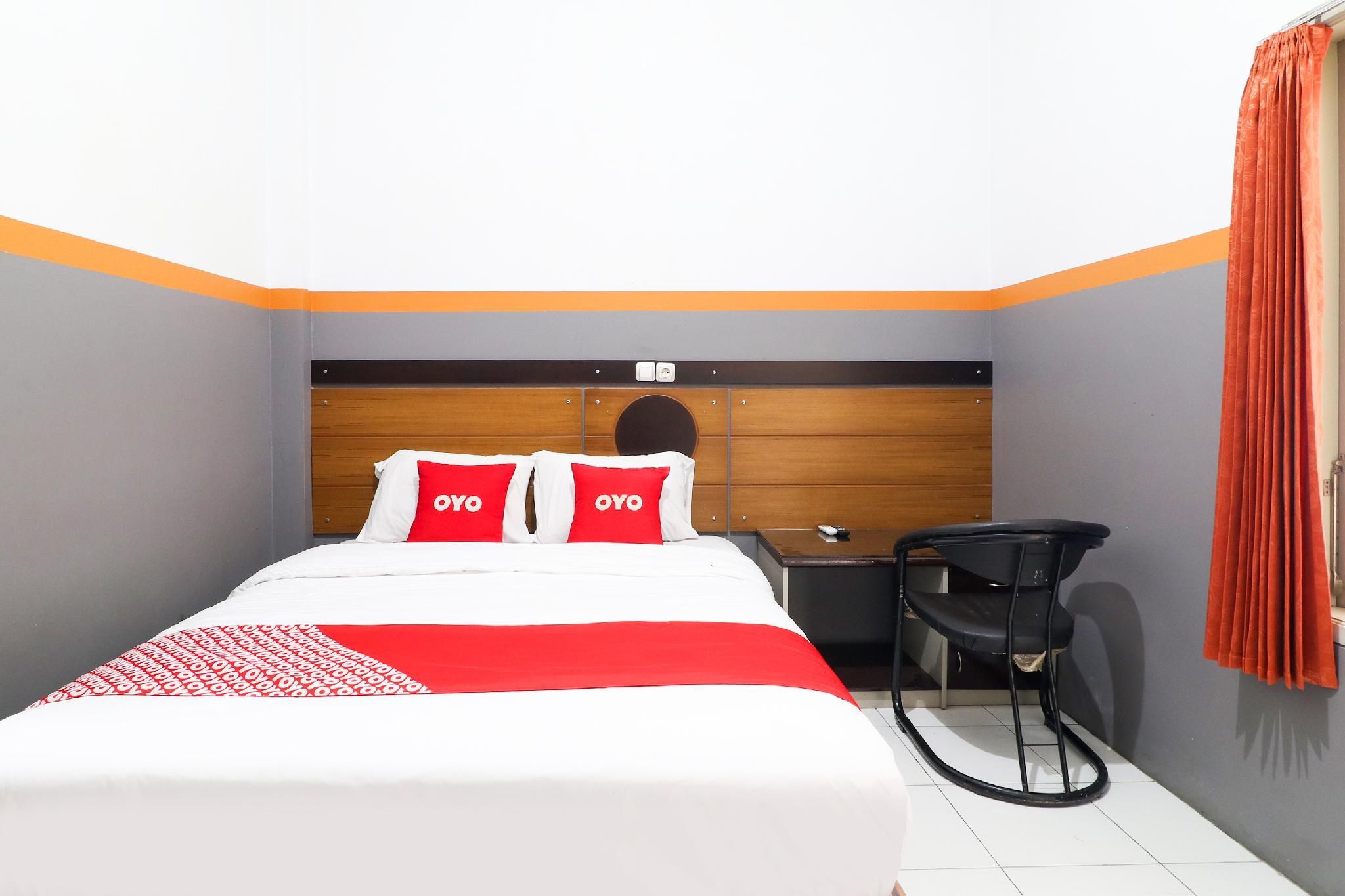 Hotel O Garut near Alun-Alun Tarogong formerly Wisma Etiga Standard Double Room