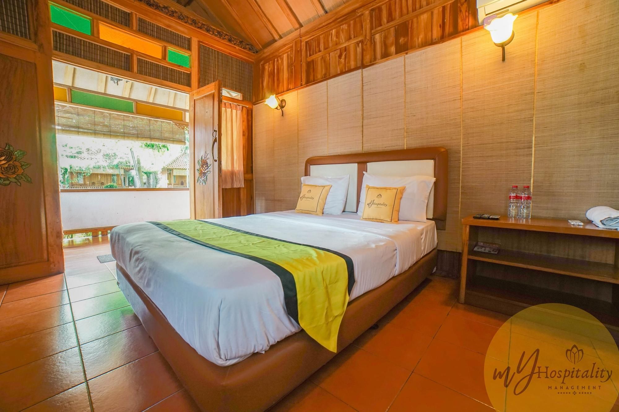 Joglo Garut Cottage Syariah by My Hospitality Cottage Room with Double Bed