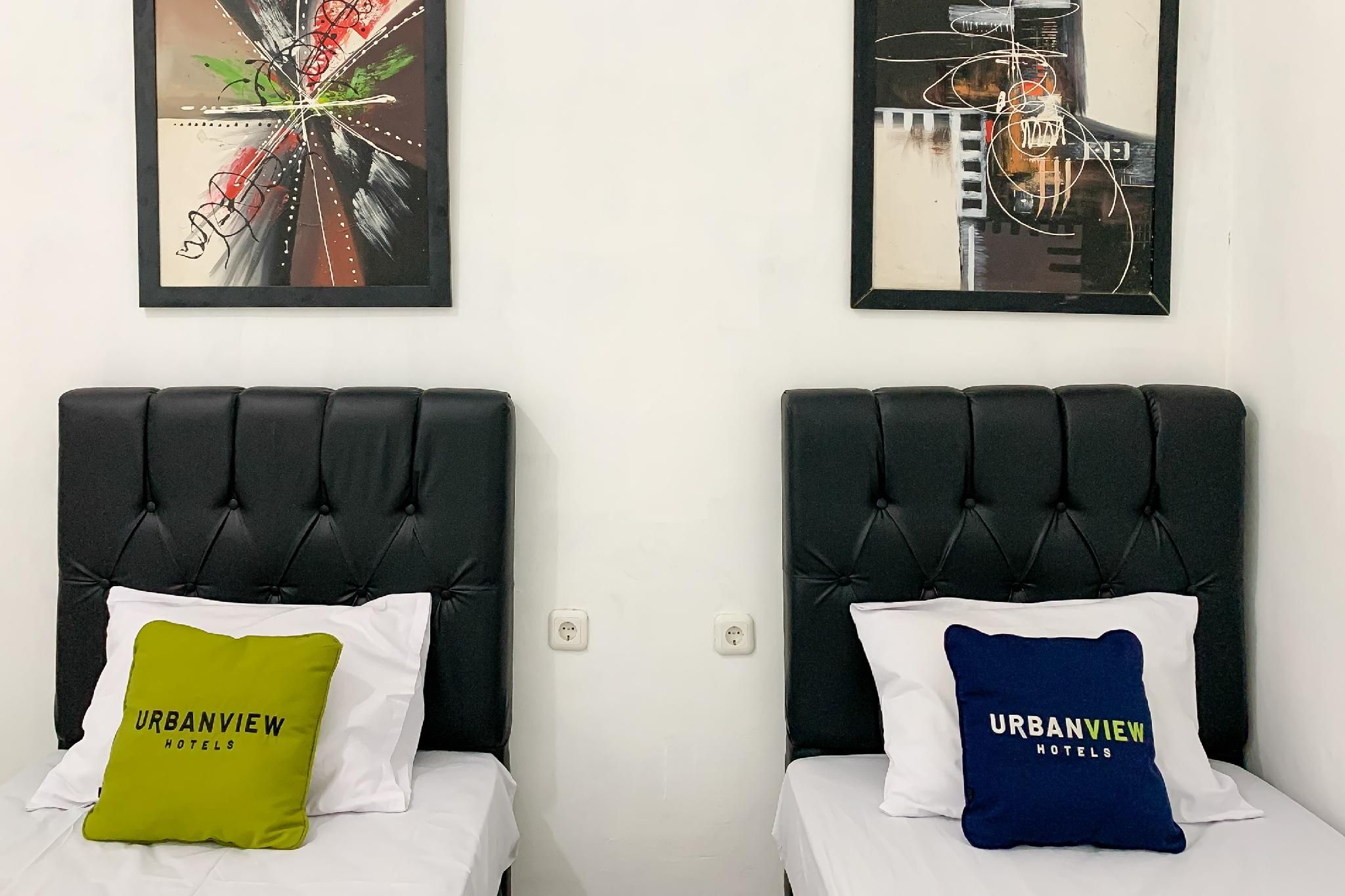Urbanview Hotel Permata Syariah Garut Deluxe Twin 2
