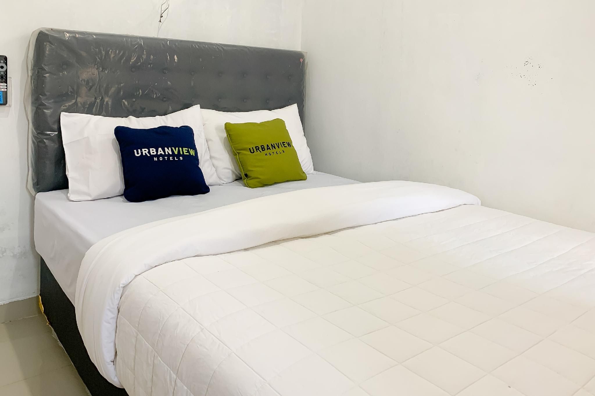 Urbanview Hotel Permata Syariah Garut Single Room