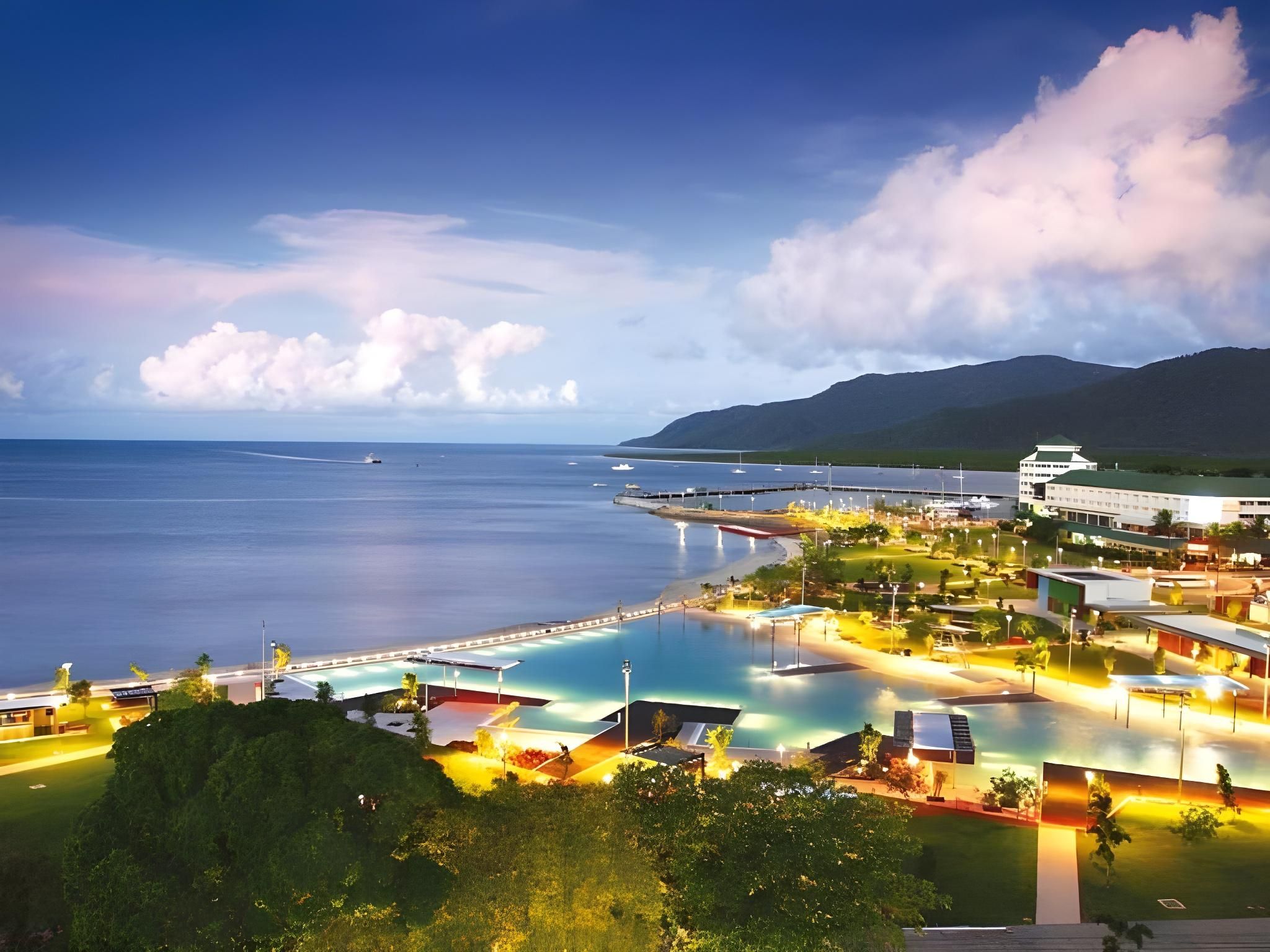 Caravella Backpackers Twin Room with Shared Bathroom