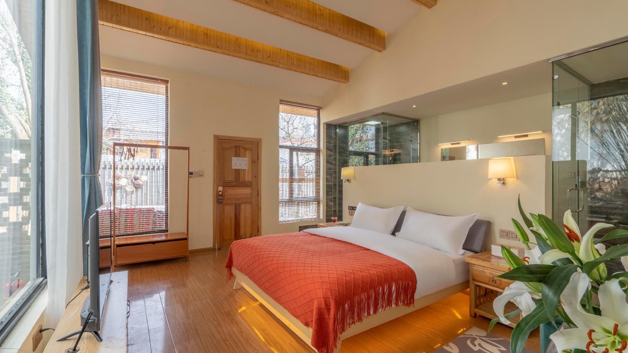 Huazhu - Room With Bed