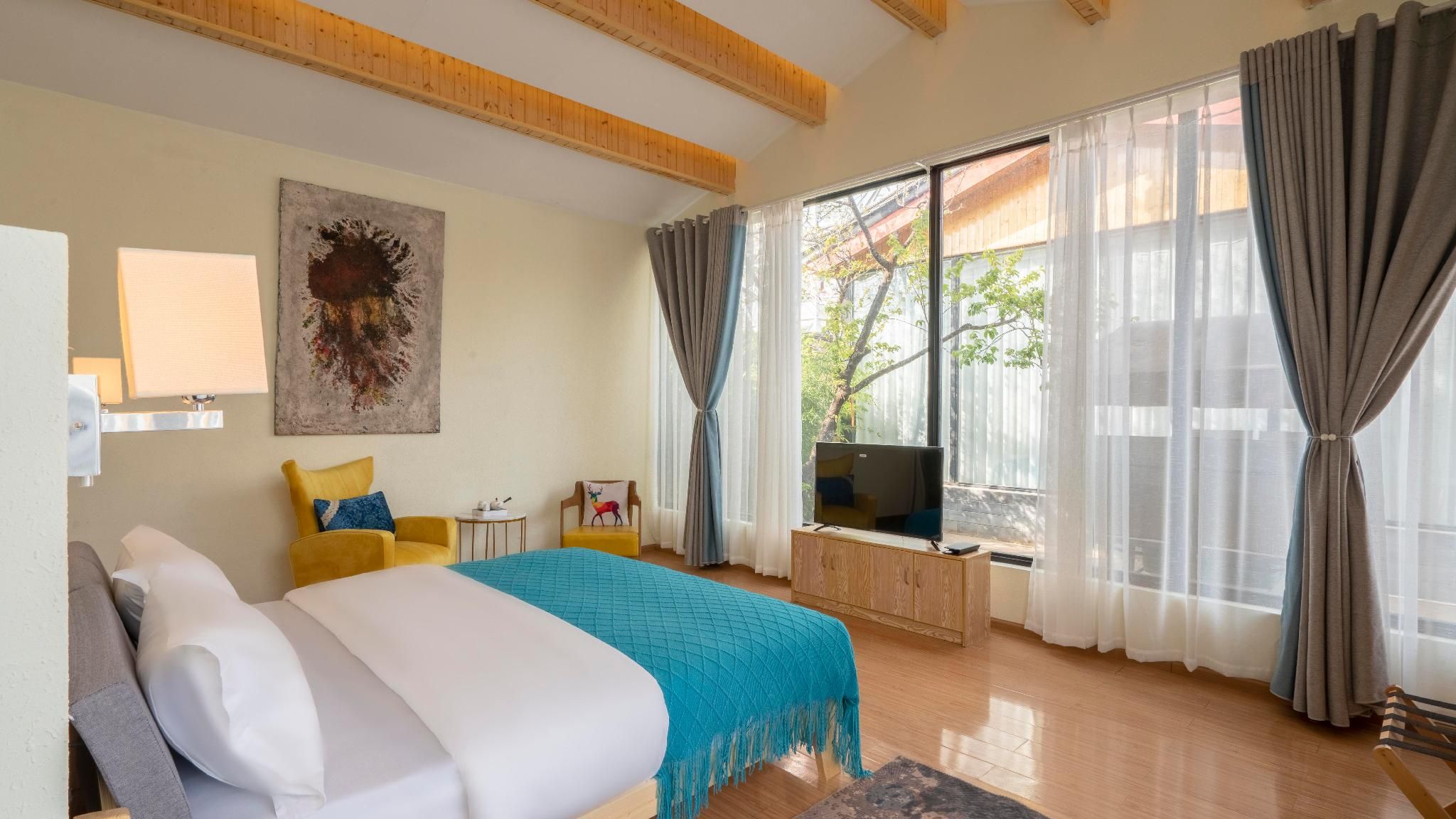 GTR - Guest Room with One 1.8M Bed
