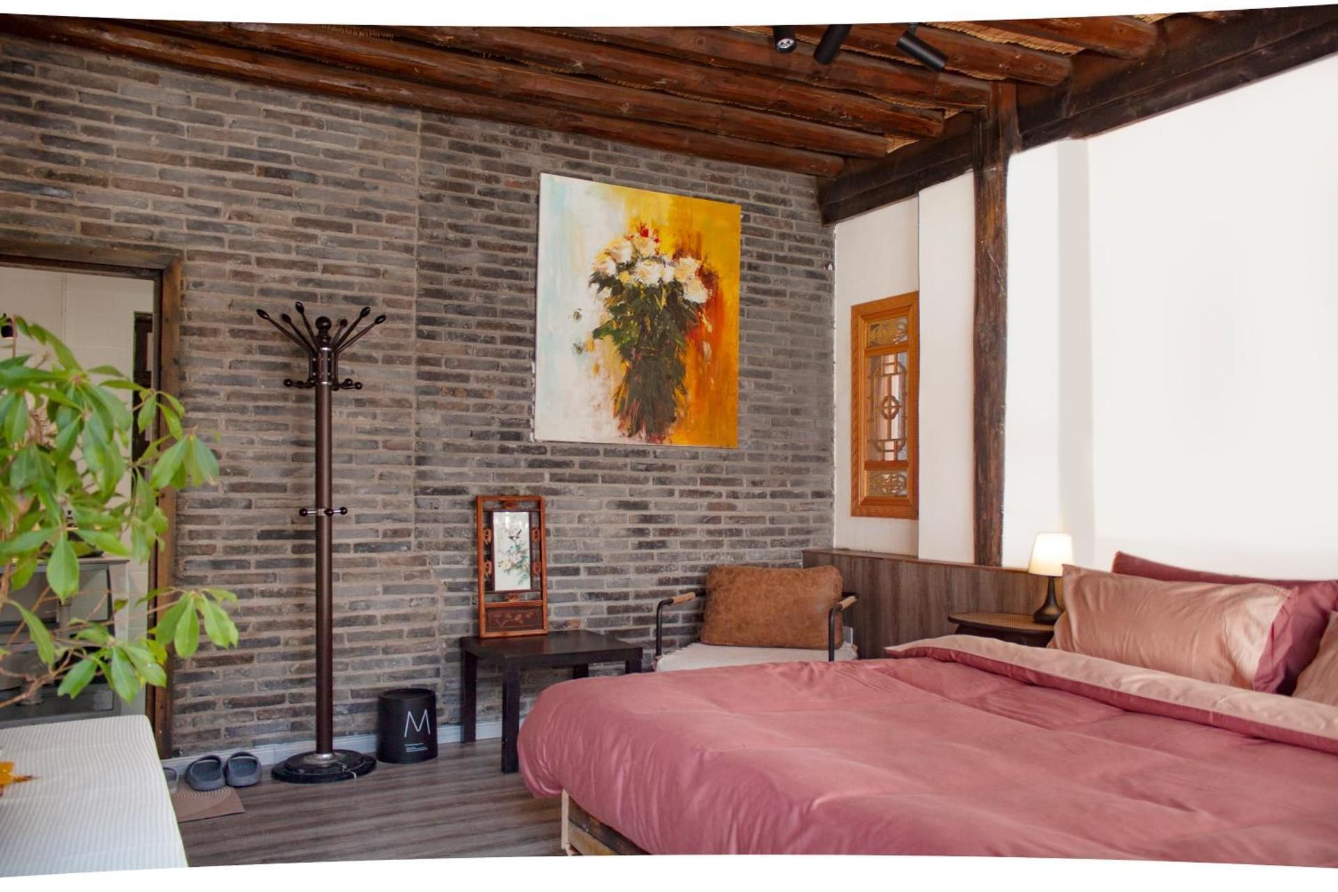 Deluxe Double Room With Naxi Yard View