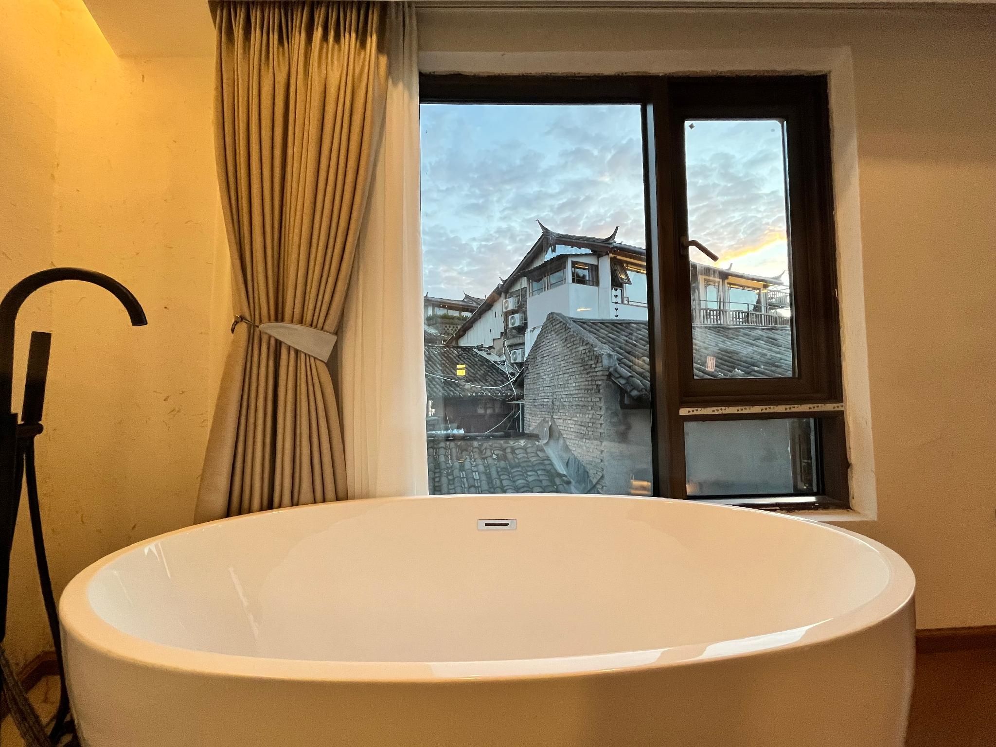 Deluxe River Bank View King Room