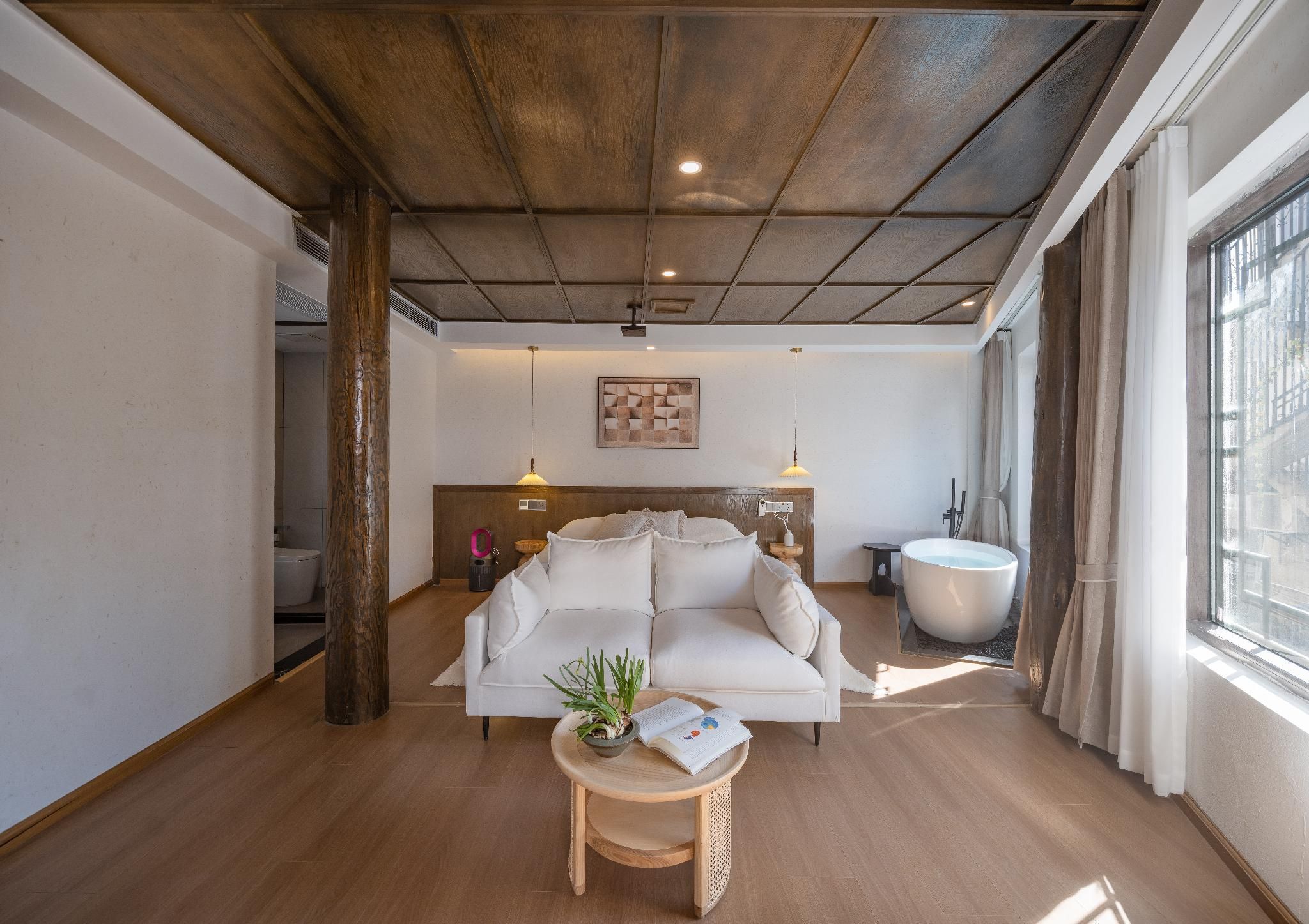 Deluxe River Bank View King Room