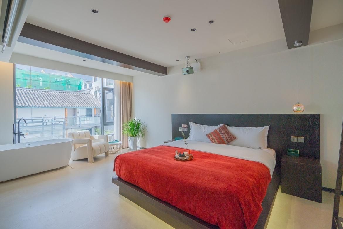Boutique Queen Room