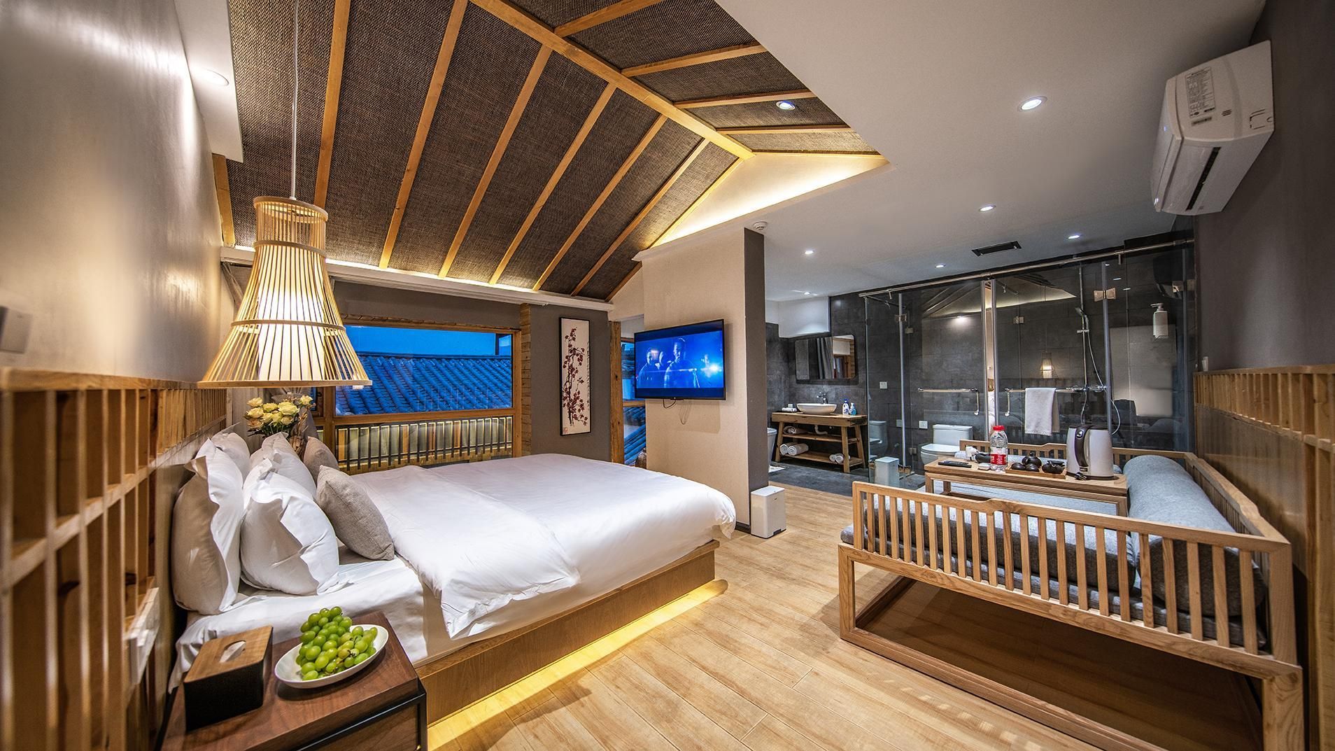 Deluxe Plus Super King Room