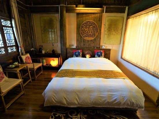 No.3 Antique Double Bed Room