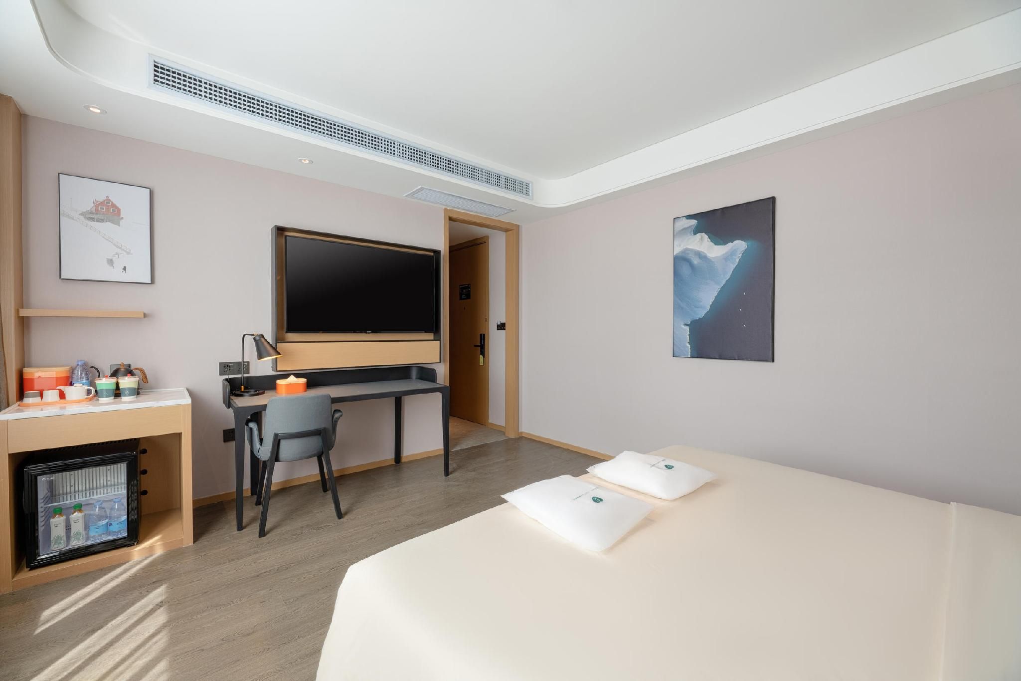 Atour - Superior 1 Bed Room with Snow Mountain View