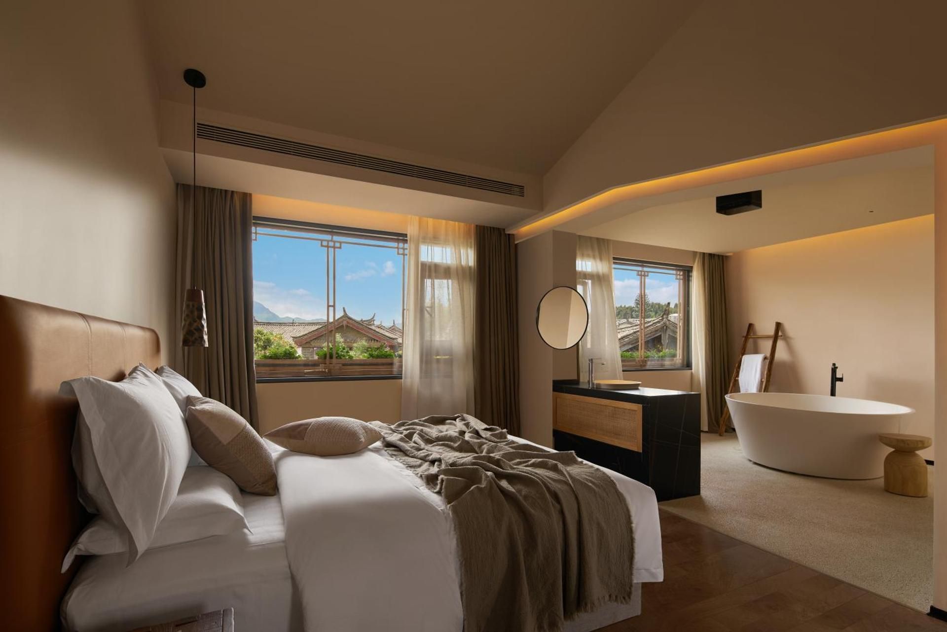 Deluxe Bathtub AV King Room