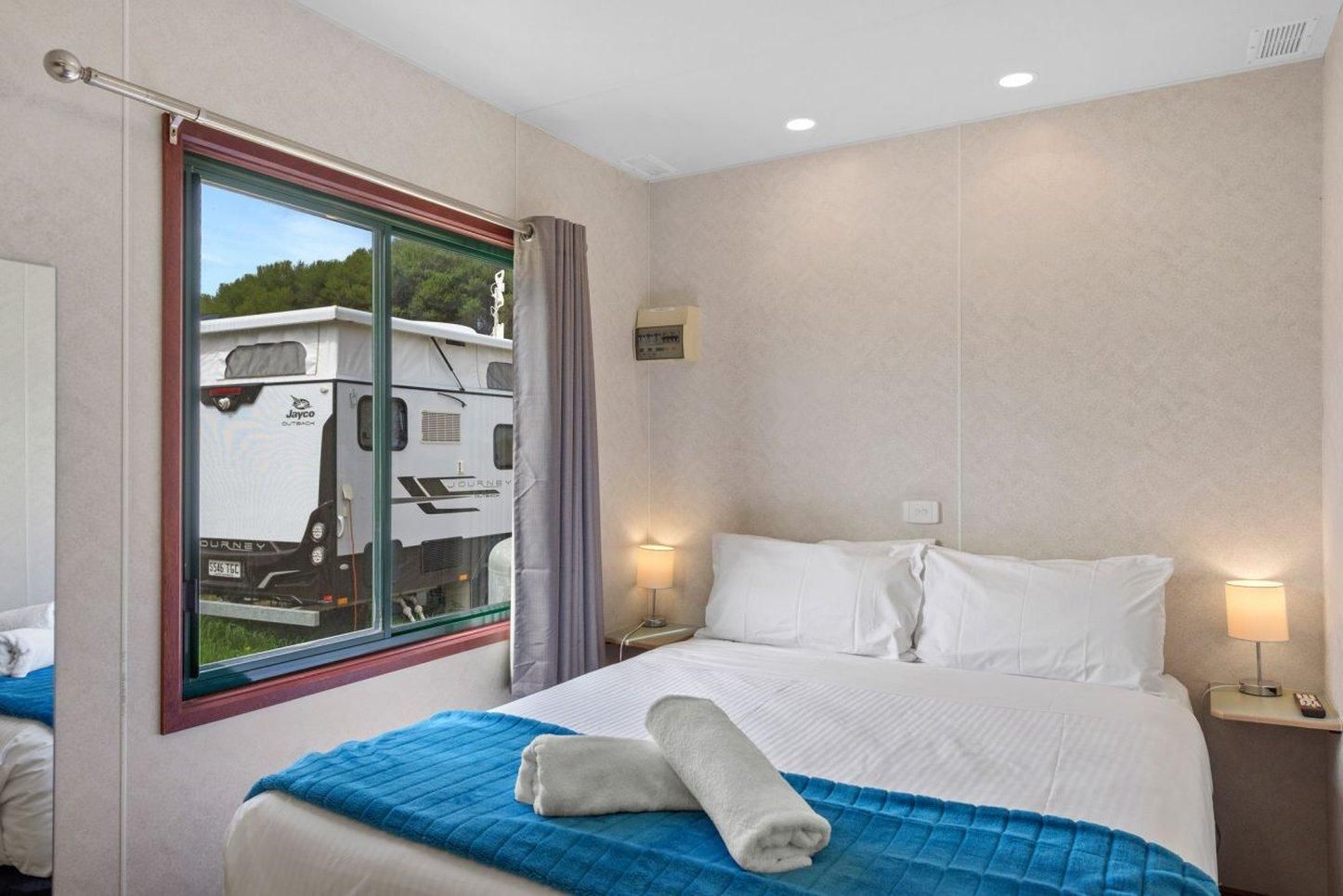 Superior 2 Bedroom Cabin - Pet Friendly