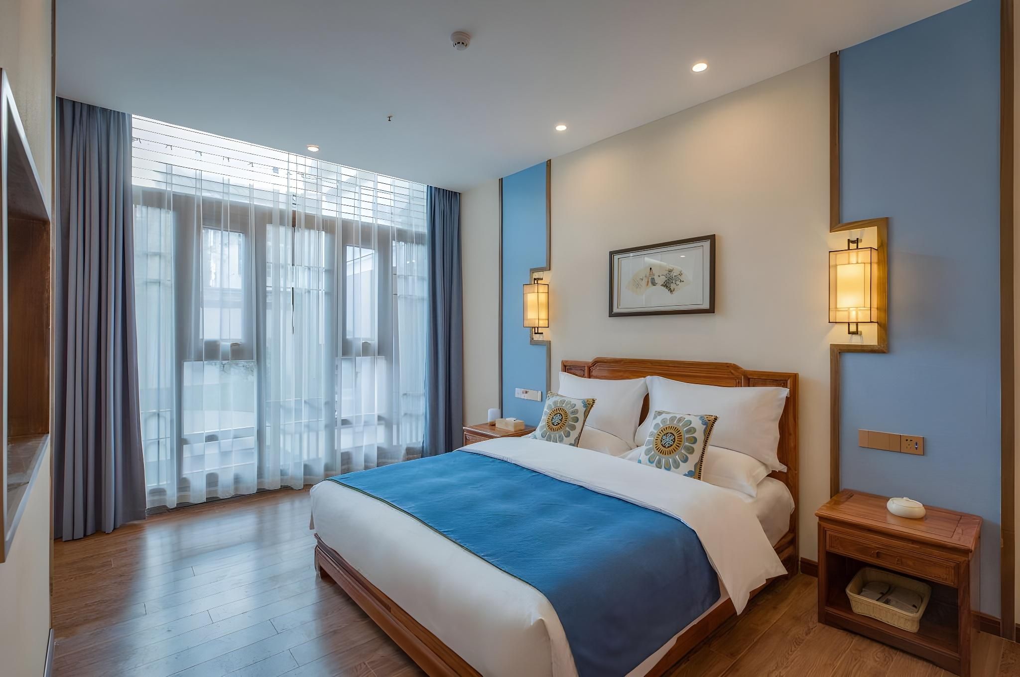 Edge Apartment
