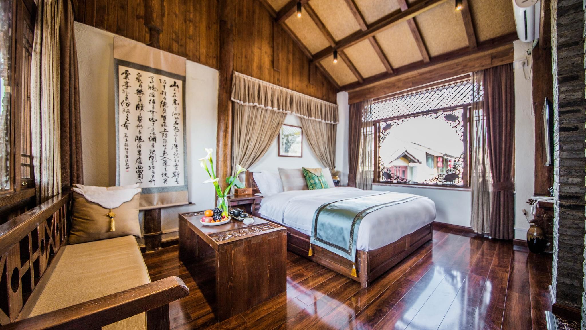 Queen Room with View