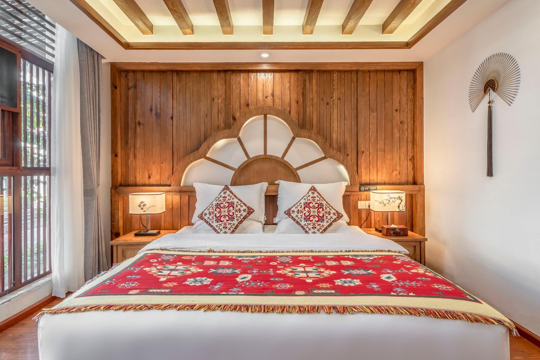 Room with Queen Bed