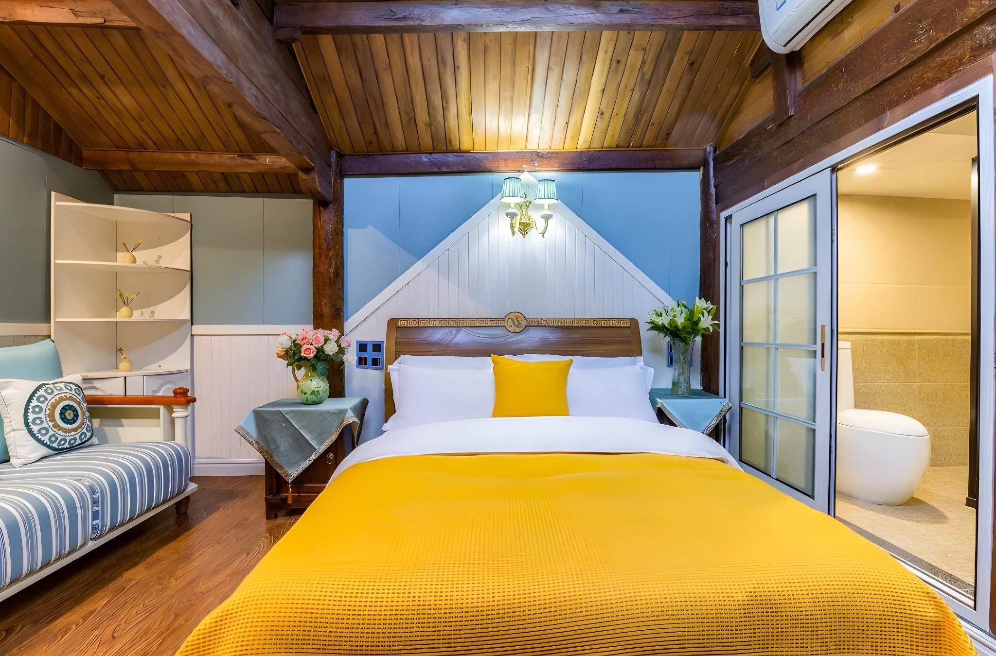 Huazhu - Room With Bed