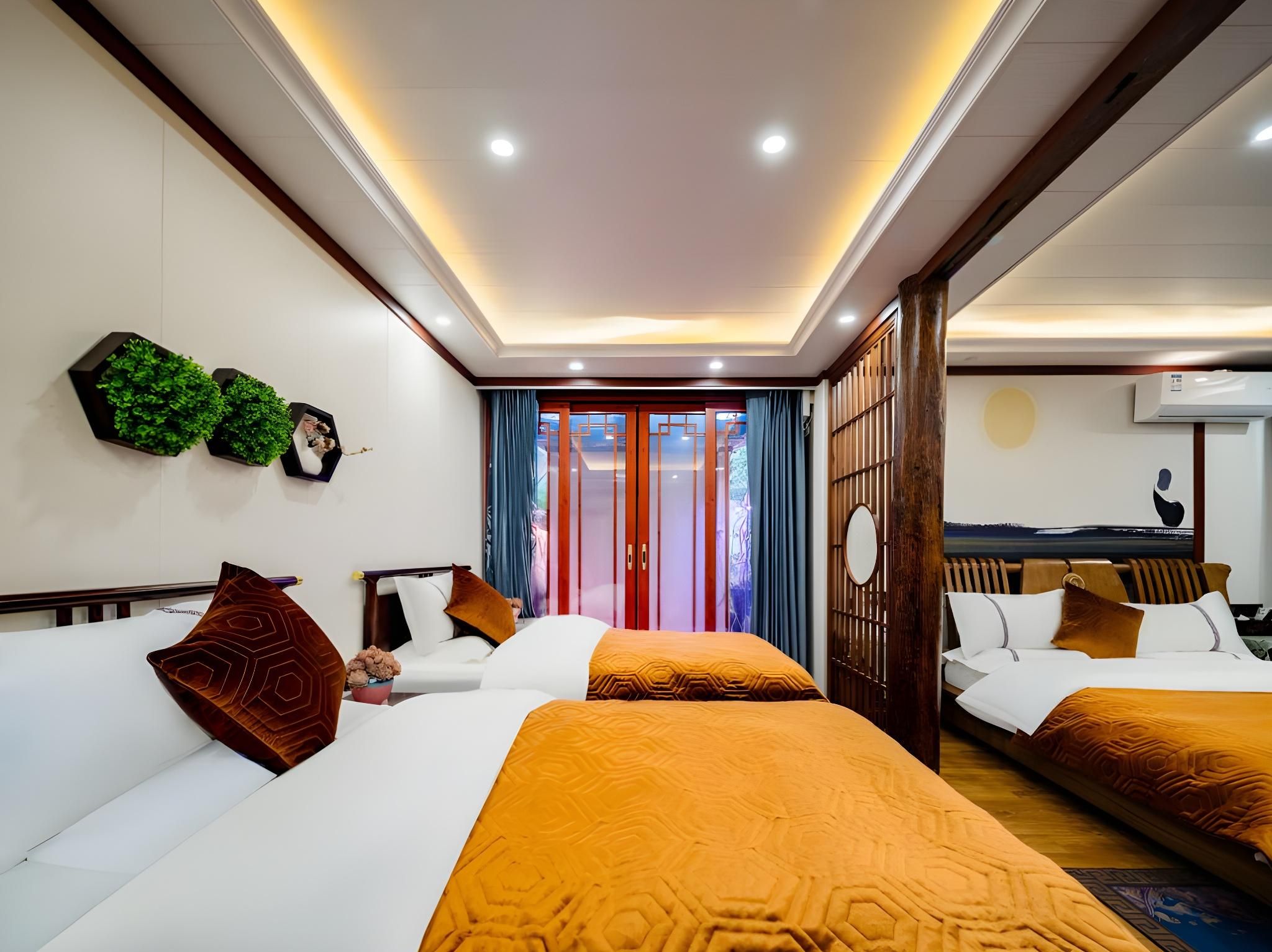 Deluxe Triple Suite