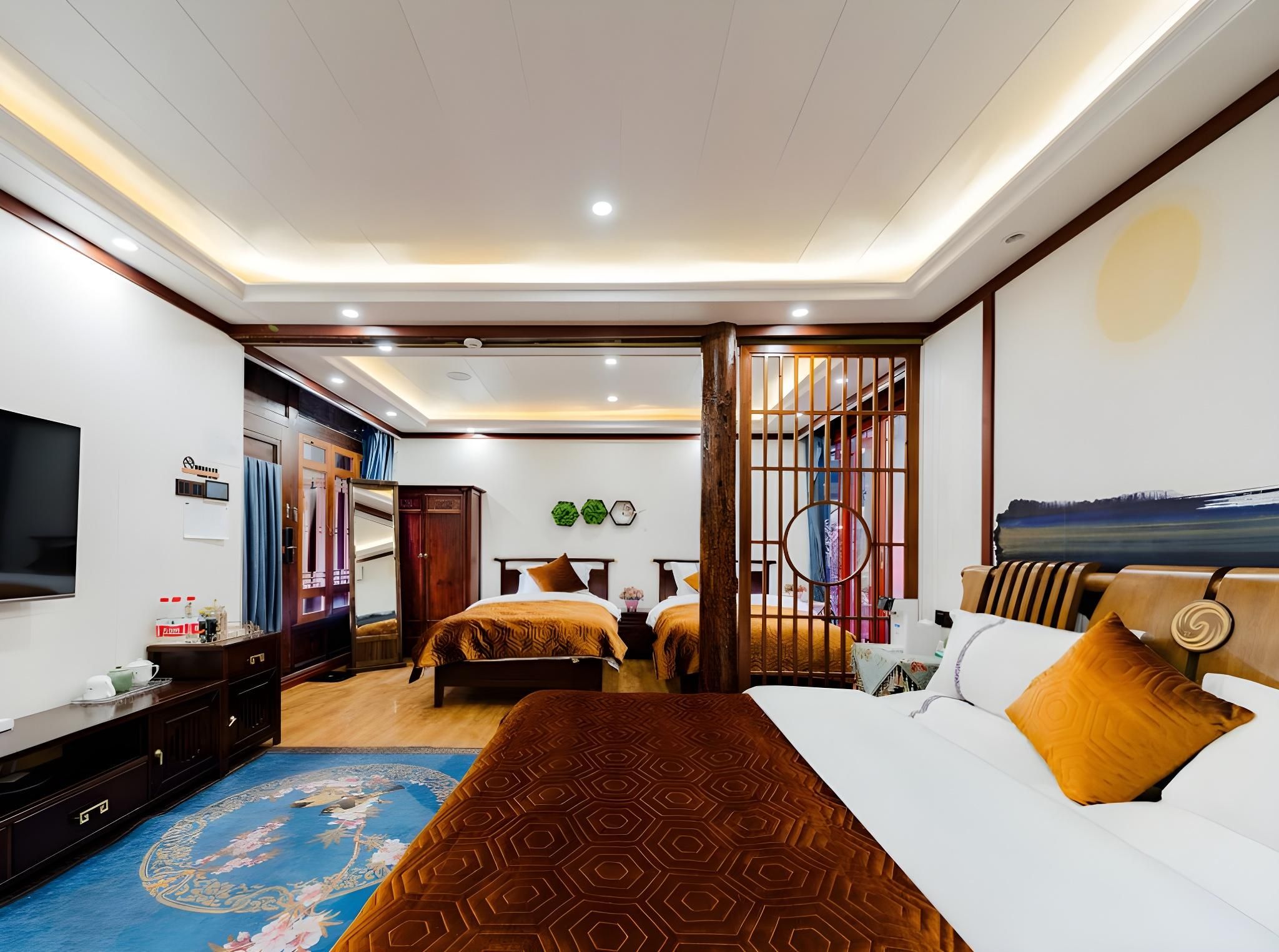 Deluxe Triple Suite