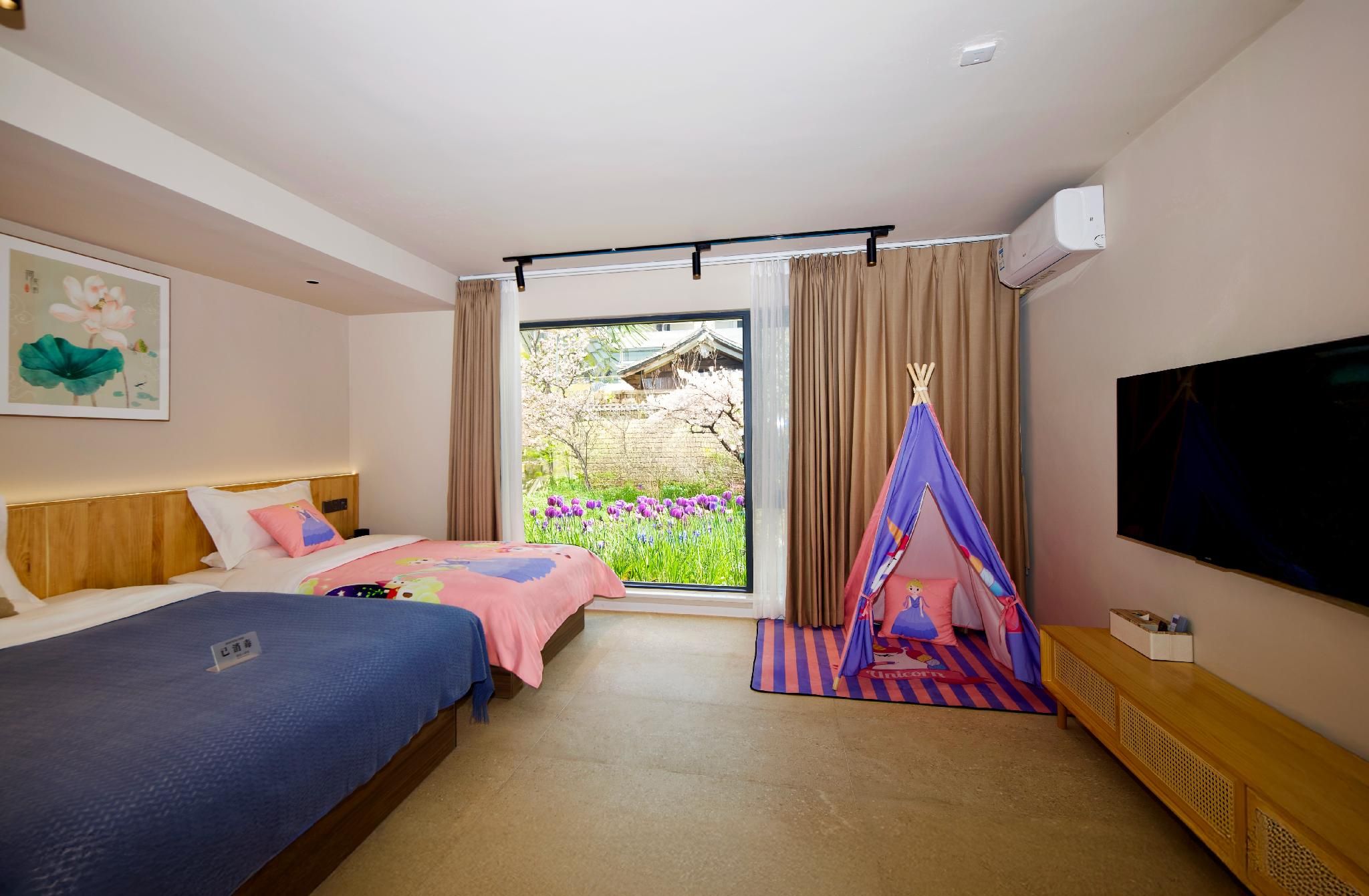 Friends and Family Triple Room