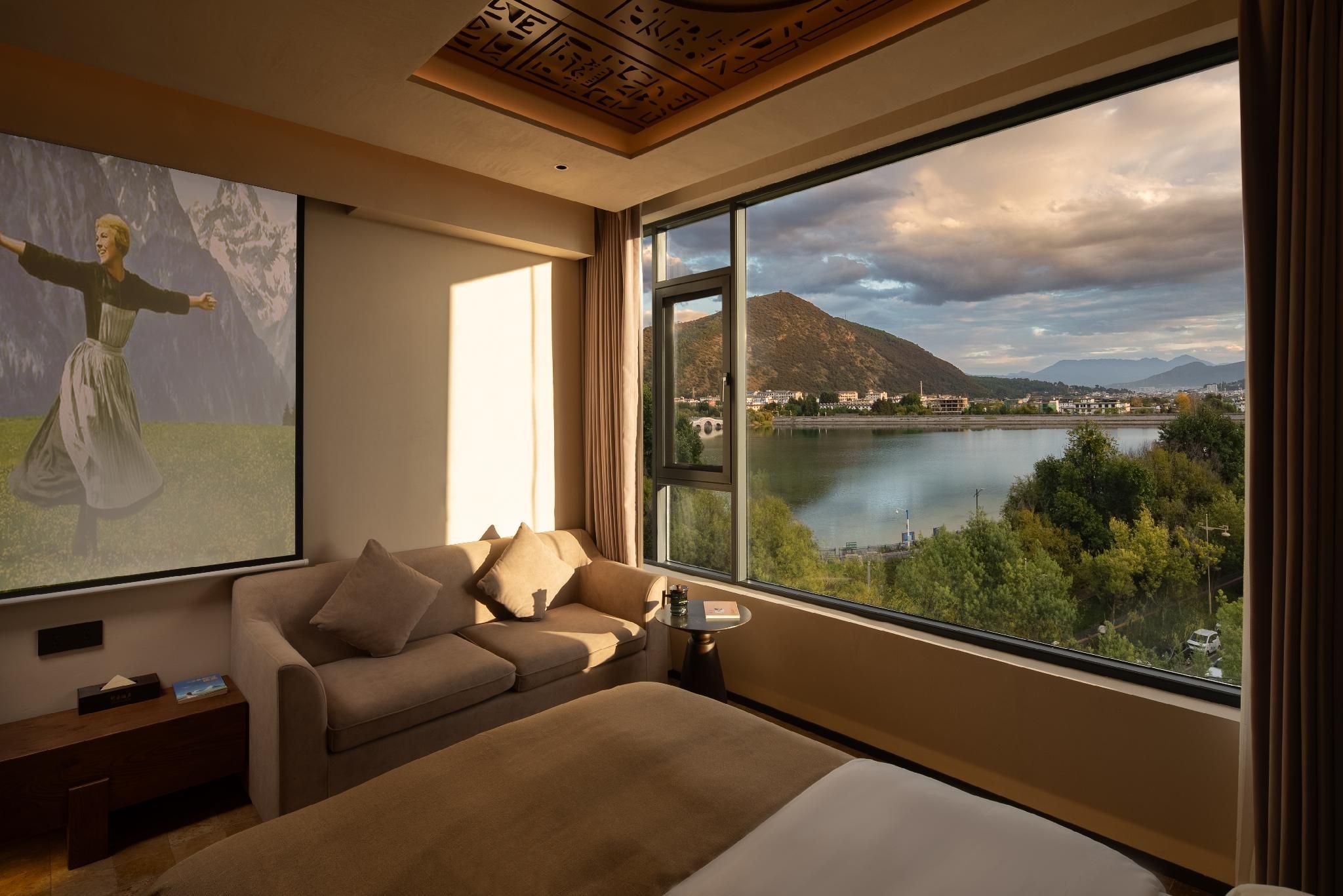 Lake View Twin Room