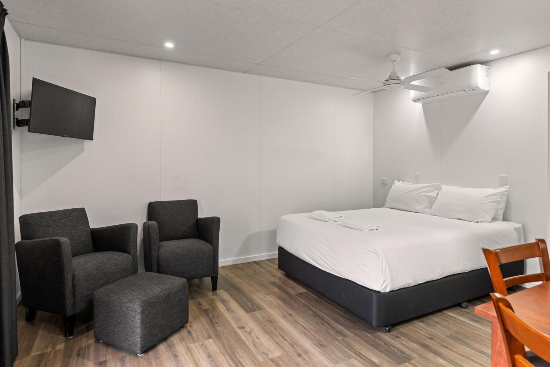 Discovery Parks - Echuca Standard Studio Cabin