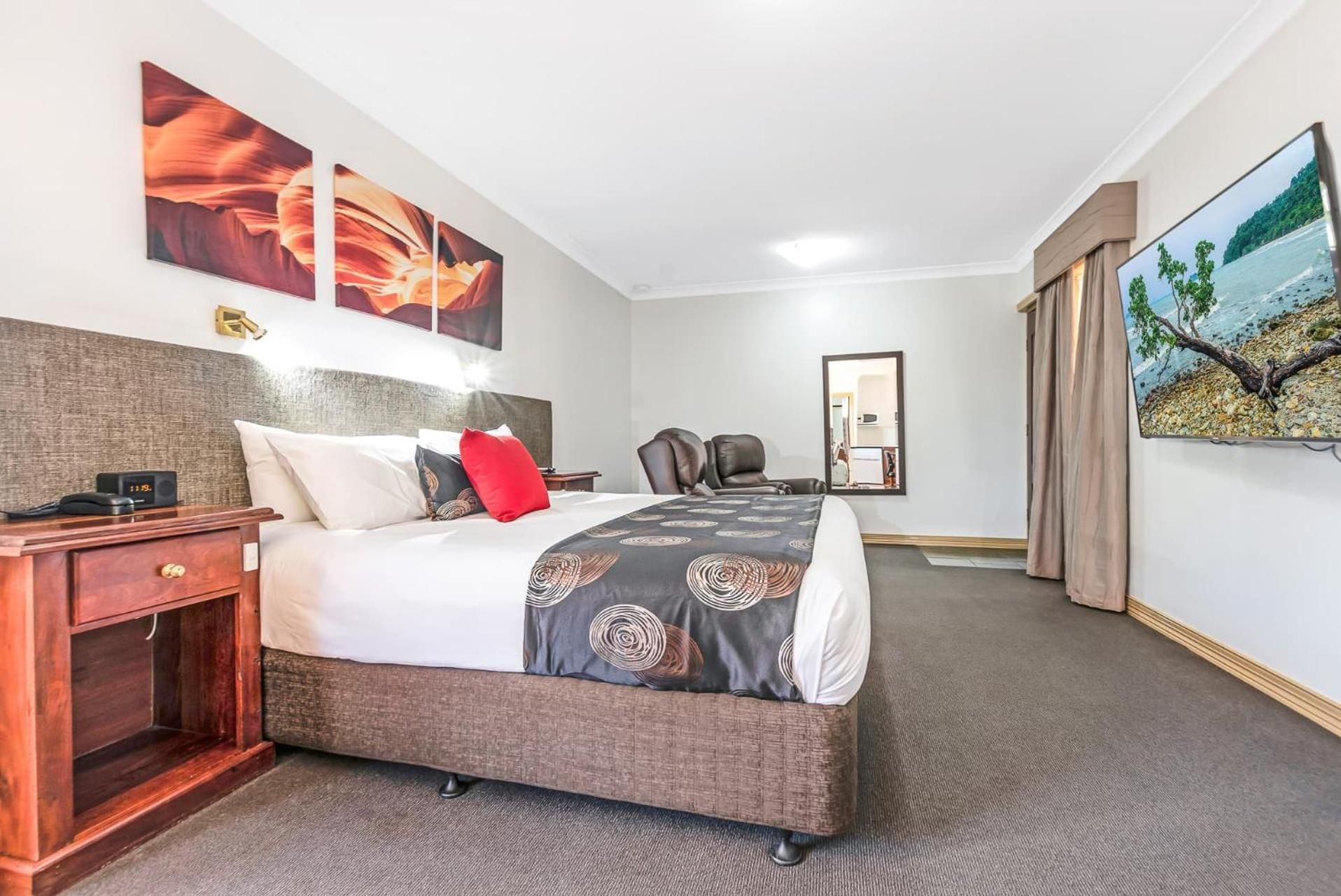 King Suite with Spa Bath