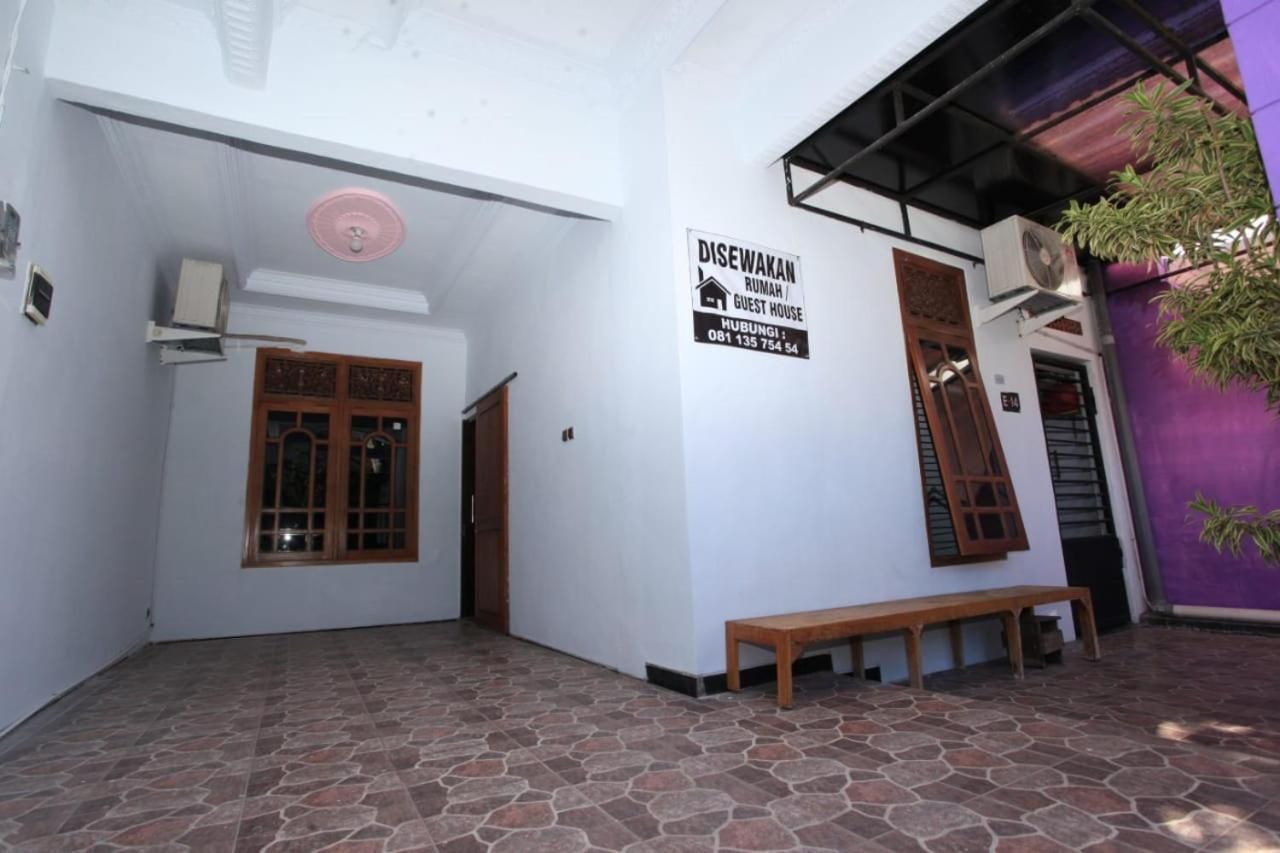 R2 Guest House