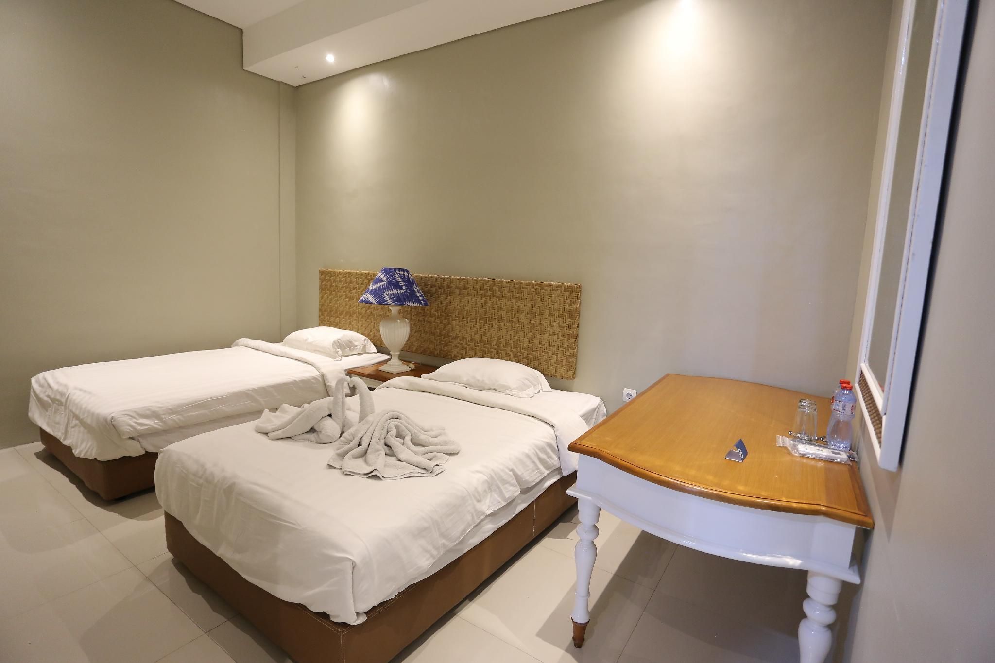 HEROES HOTEL