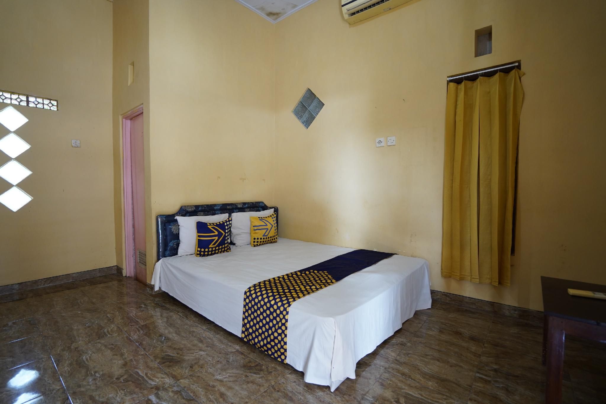 SPOT ON Room without Air Conditioning