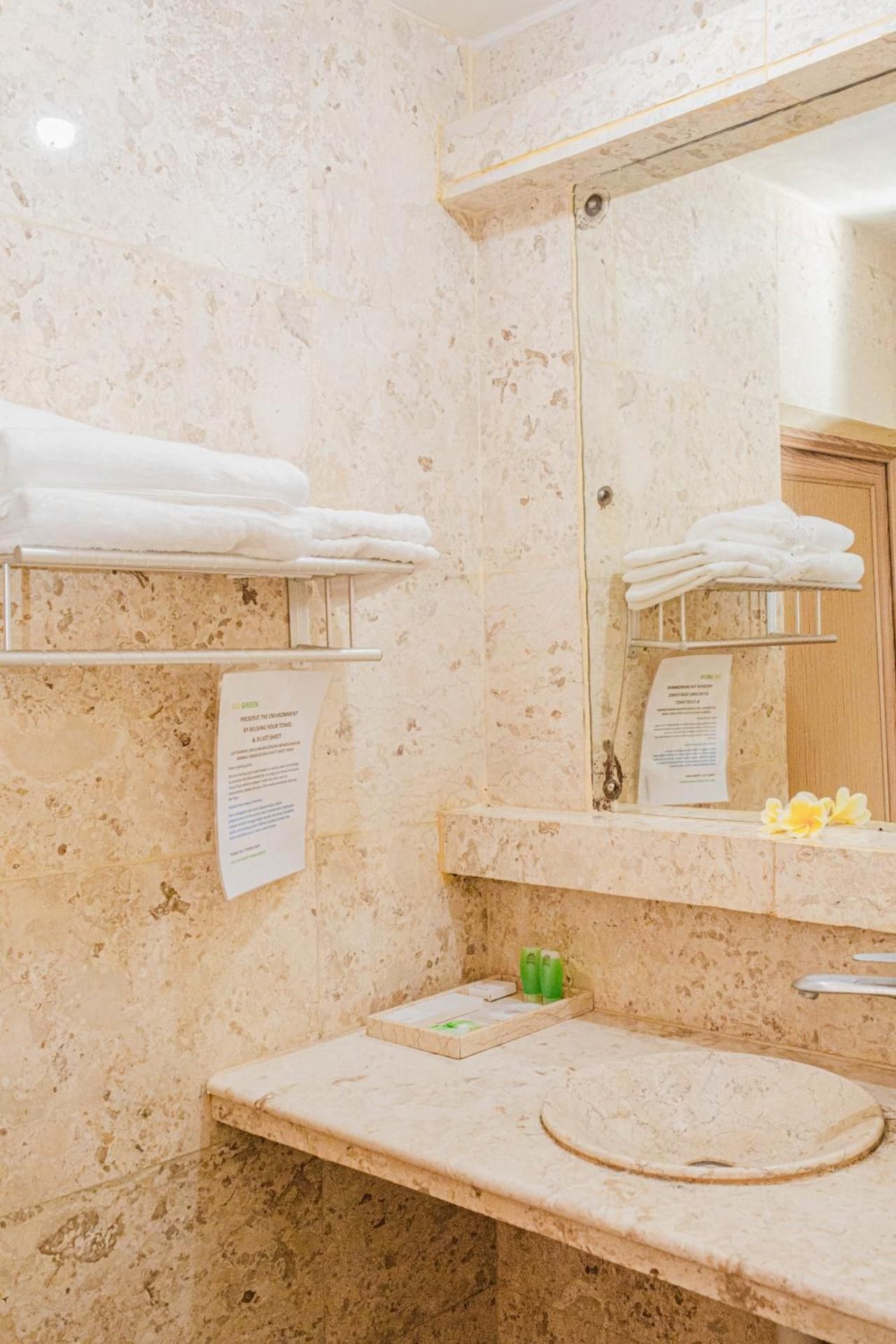 Domisili Ijen Cliff by Fays Hospitality Junior Suite with Balcony 3