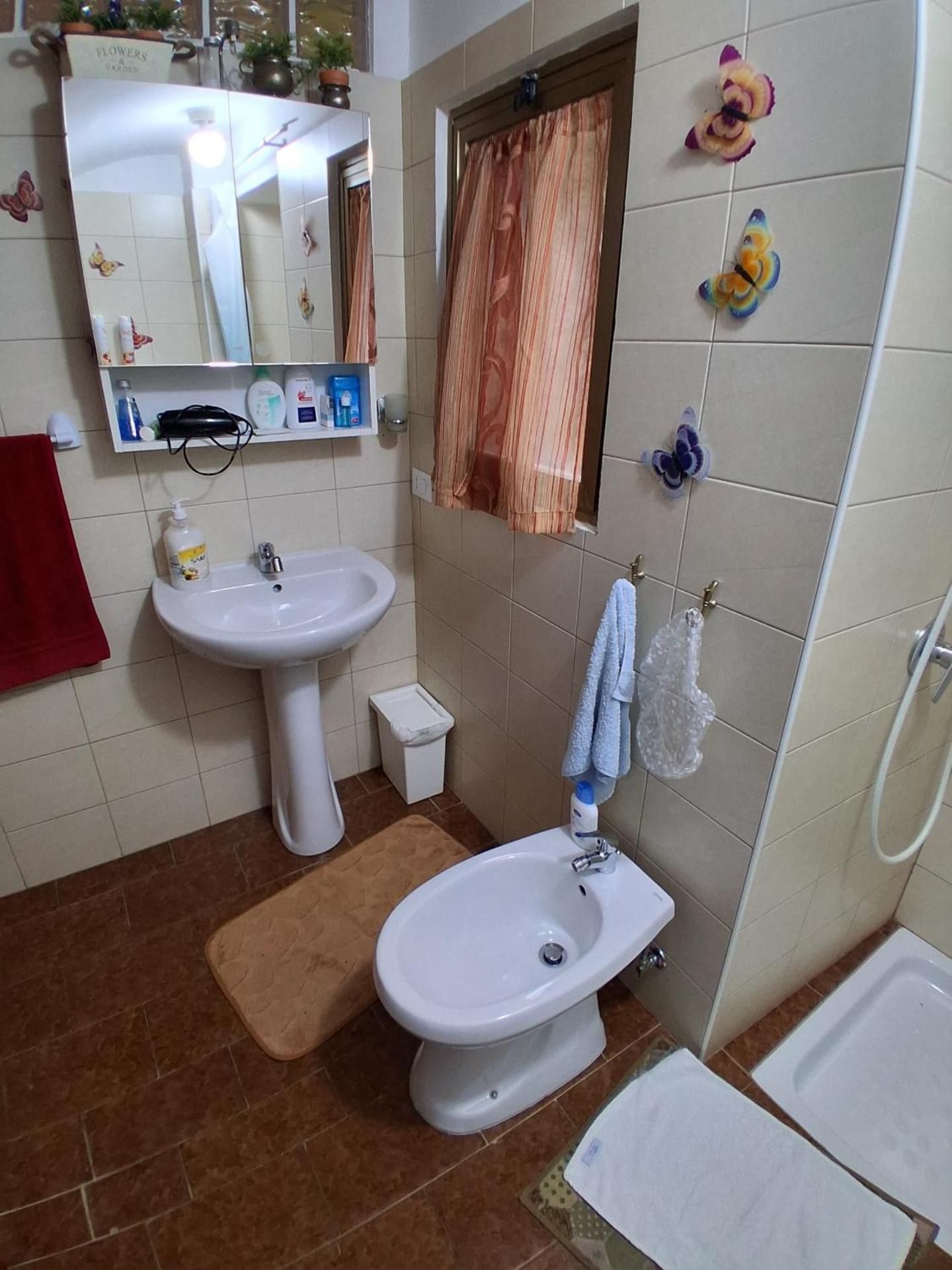 Deluxe Room (2 Adults + 1 Child)