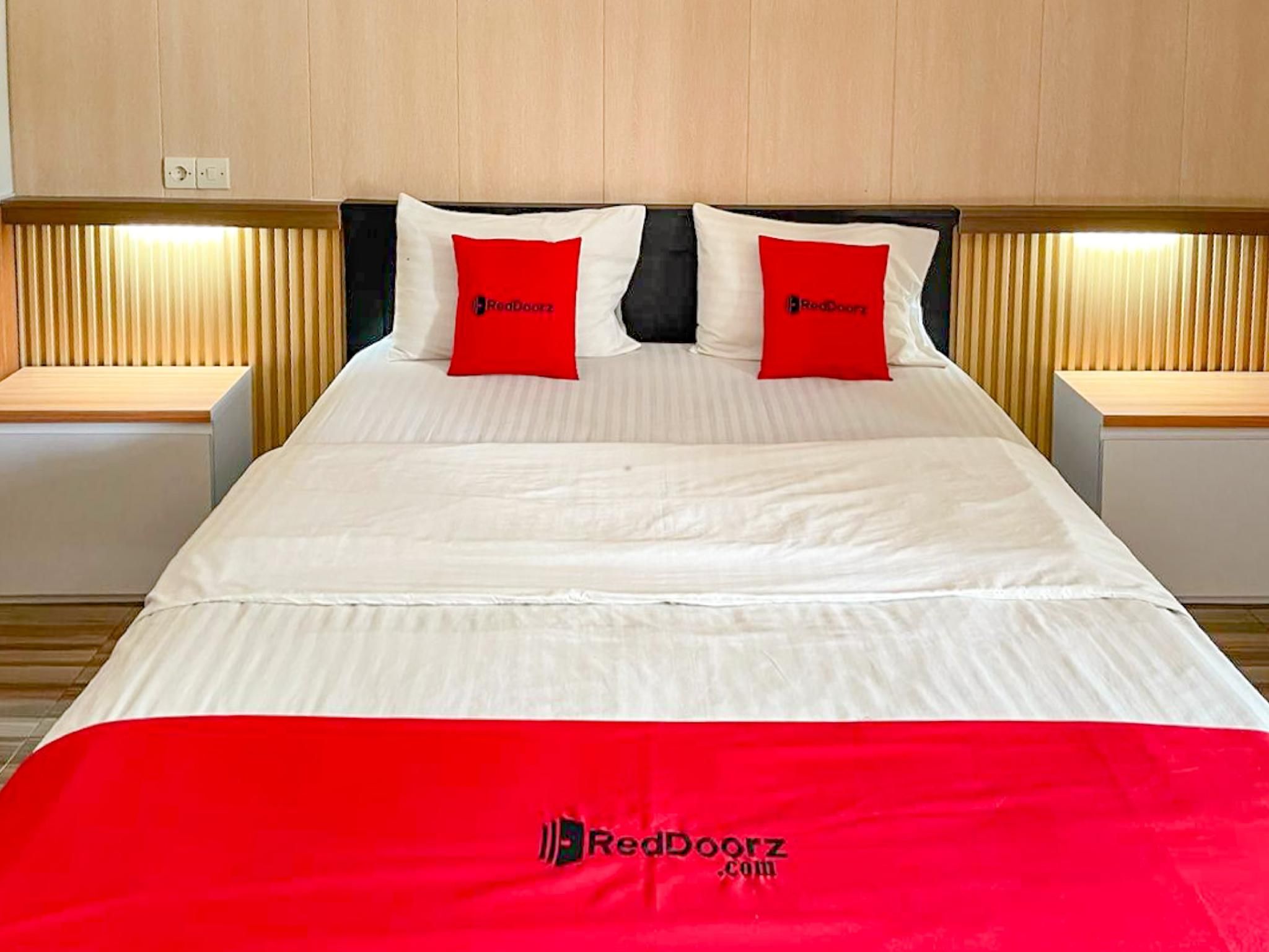 RedDoorz Syariah Plus near Banyuwangi Airport Premium 2