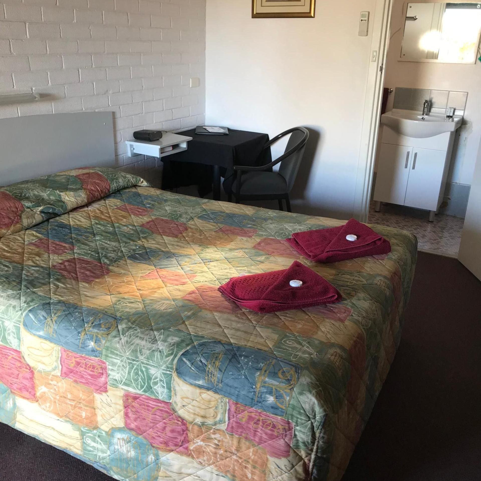 Standard Queen Room