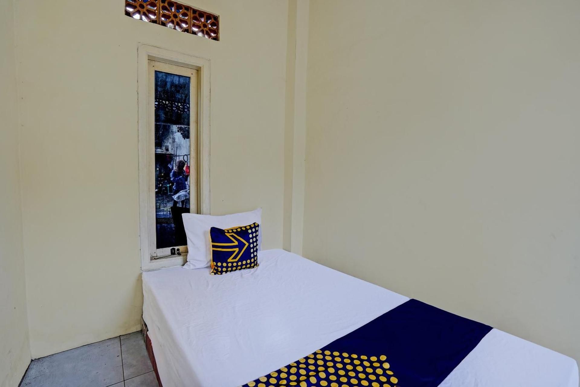 Small Single Room
