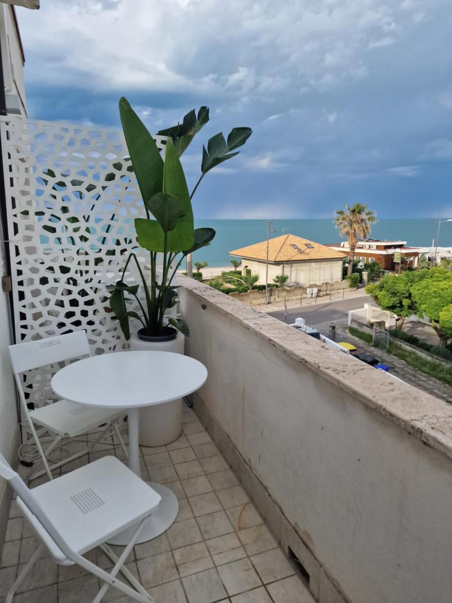 One-Bedroom Apartment with Sea View and Balcony