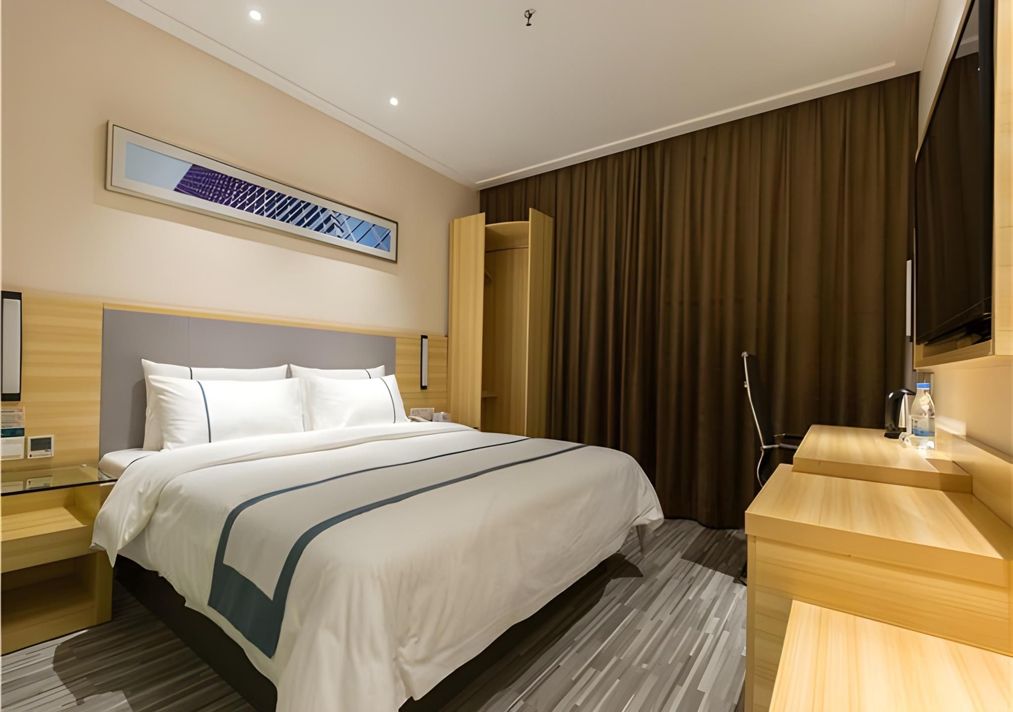 Business Queen Room