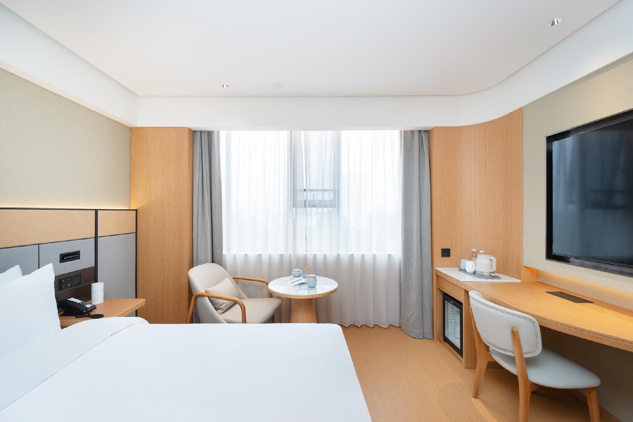 Business Queen Bed Room