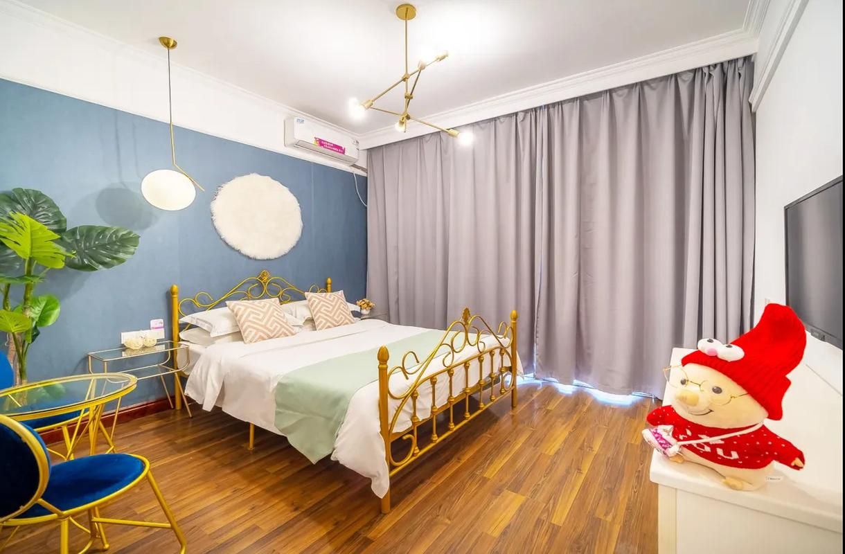 1-Bedroom Flat with Balcony or Terrace View