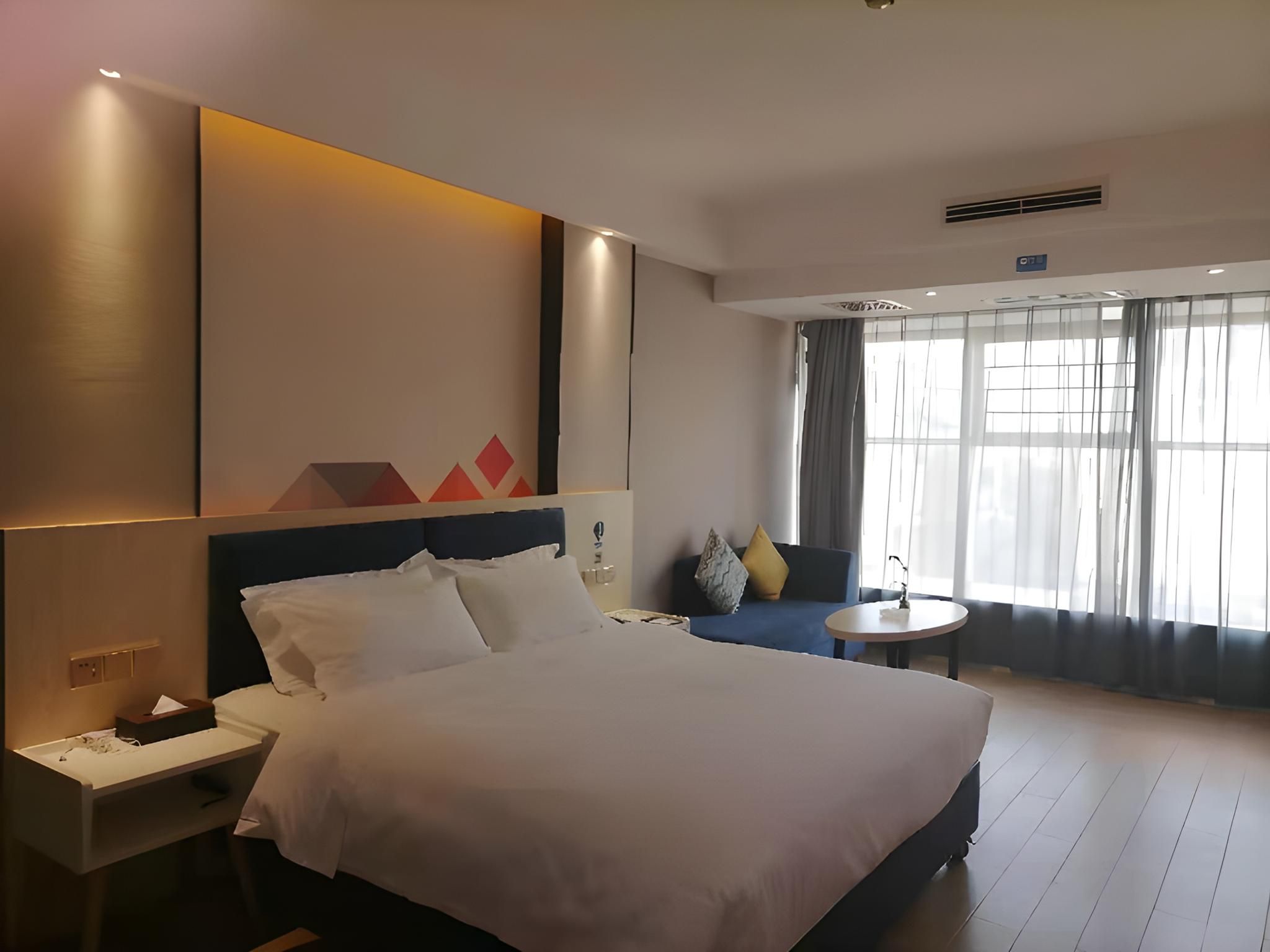 Dossen - Bed Room With City View