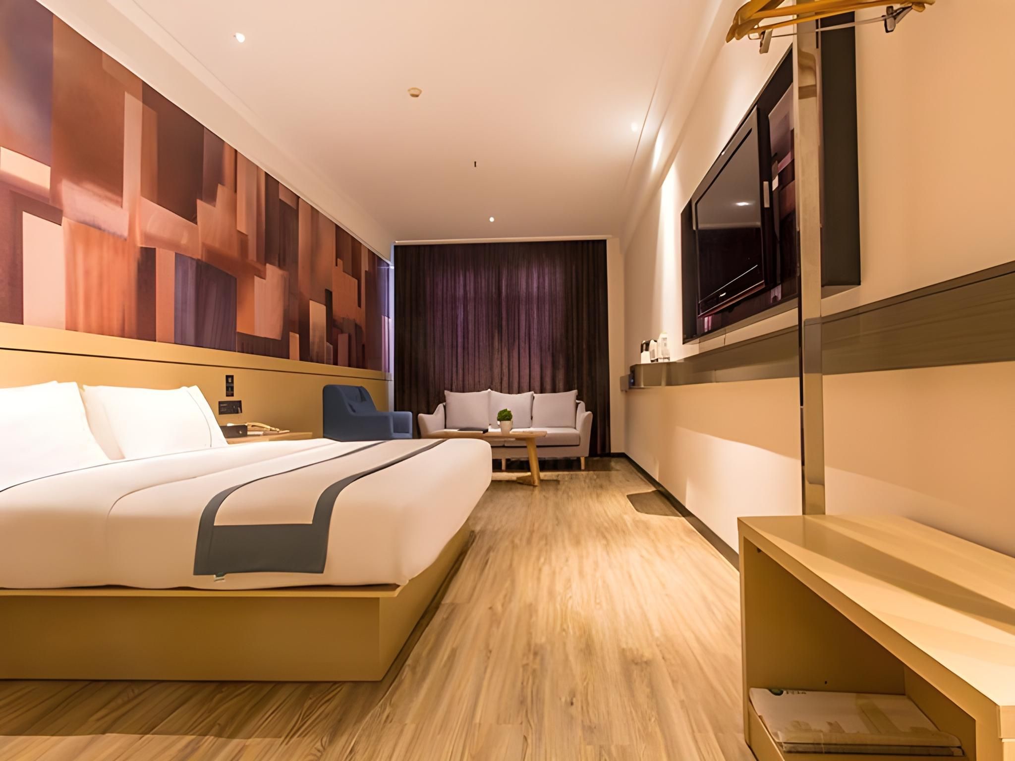 Business Queen Room