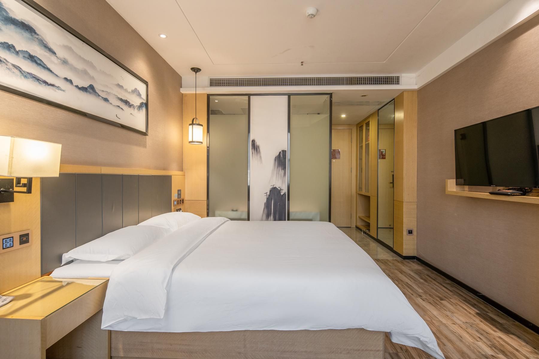 Business King Room