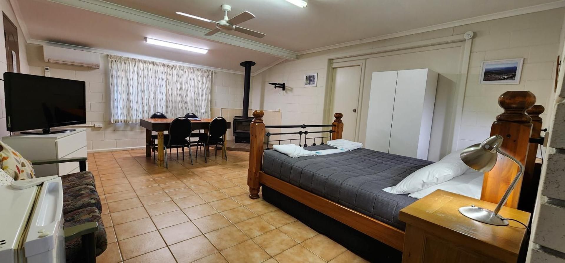 Warrumbungles Mountain Motel Family Room