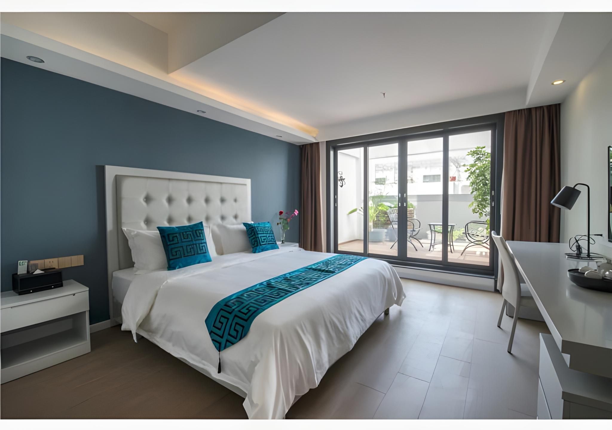 Dossen- Deluxe Bed With View