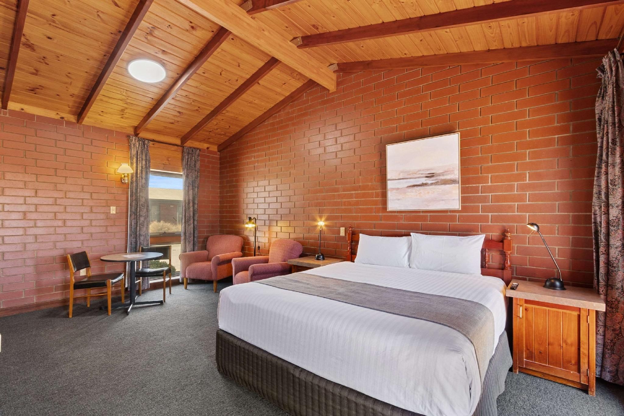 Econo Lodge Port Augusta Executive King with Kitchen