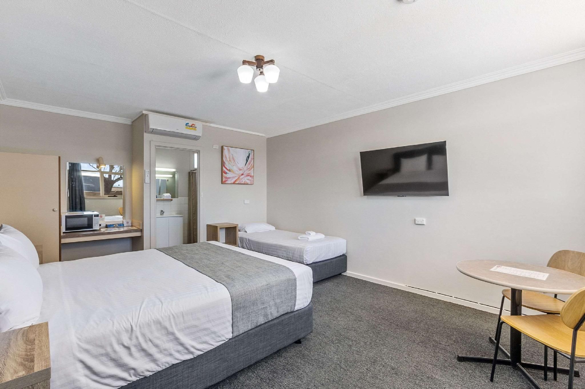 1 Queen Bed, 1 Single Bed, Nonsmoking